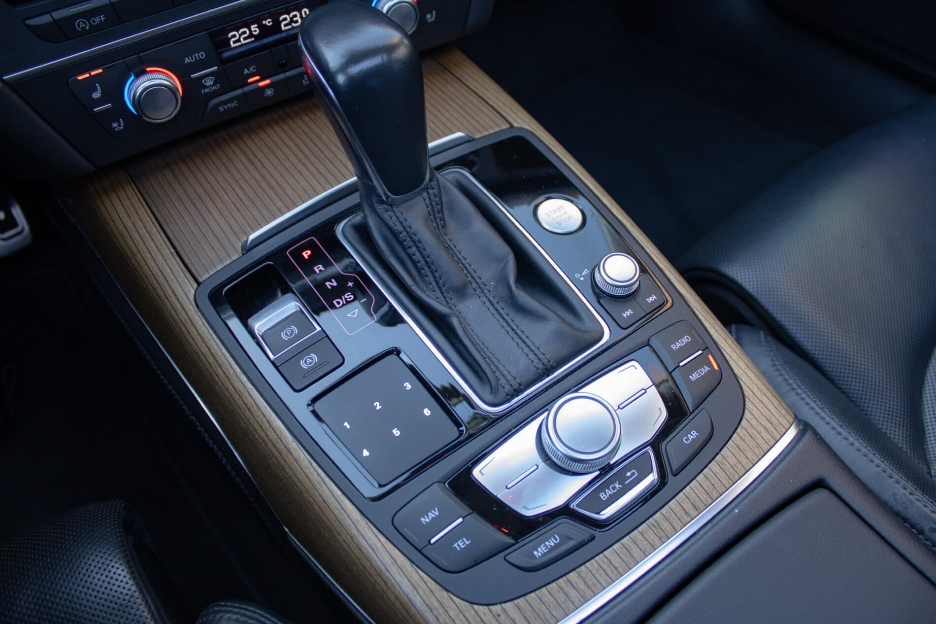 2016 AUDI A6, modrá kombi, 177 013 km