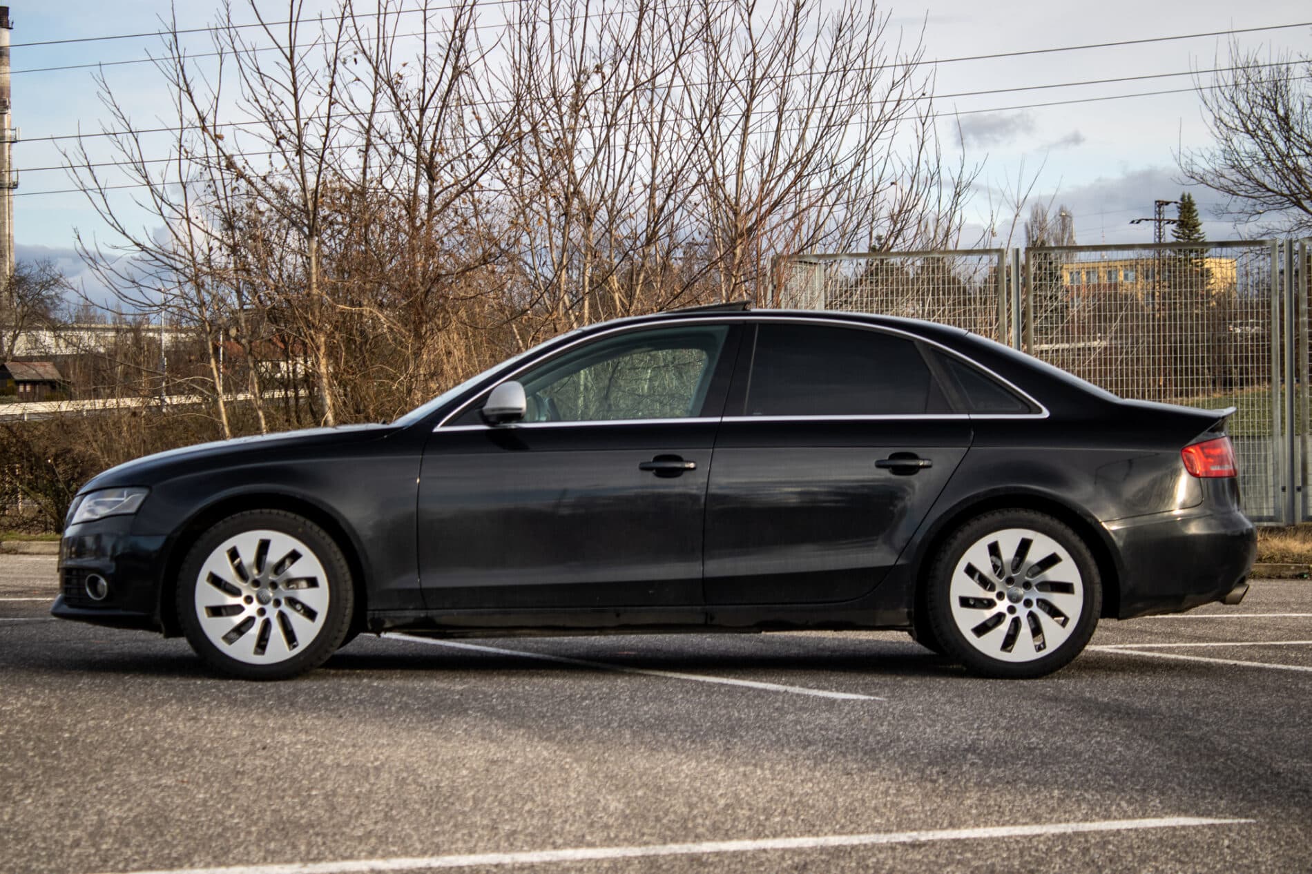 2008 AUDI A4, černá sedan, 299 650 km