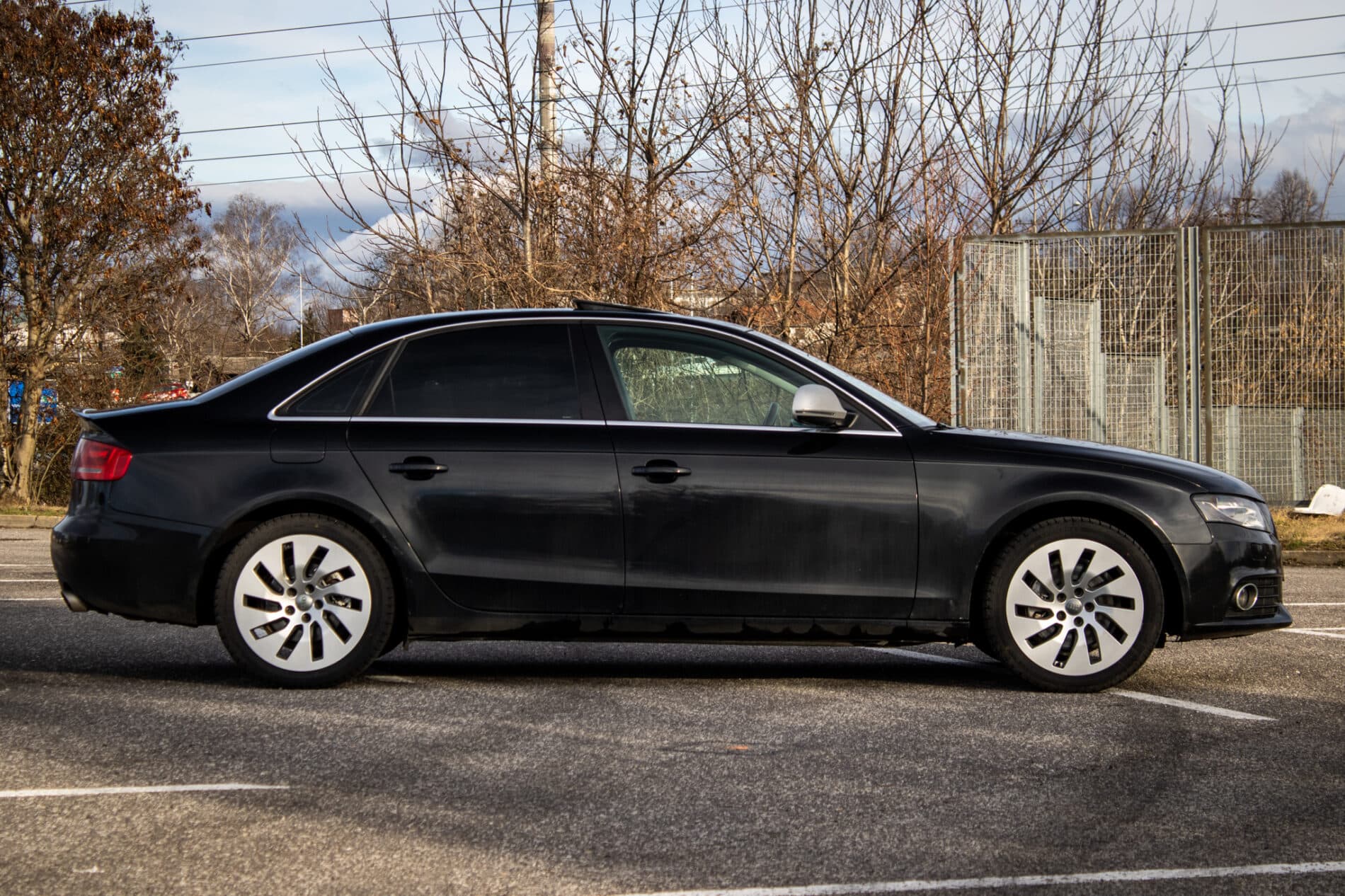 2008 AUDI A4, černá sedan, 299 650 km