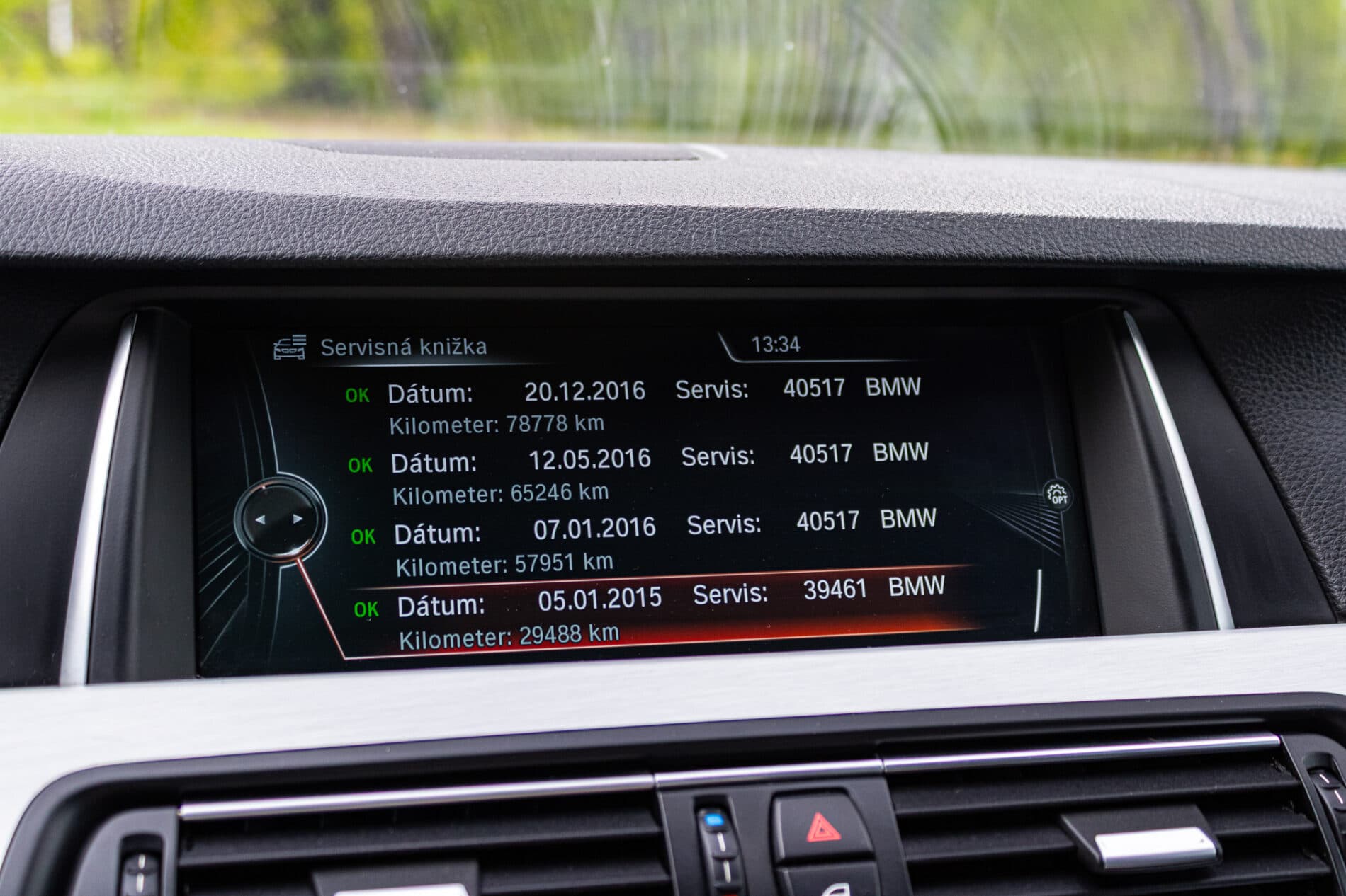 2013 BMW 530d, bílá sedan, 300 588 km