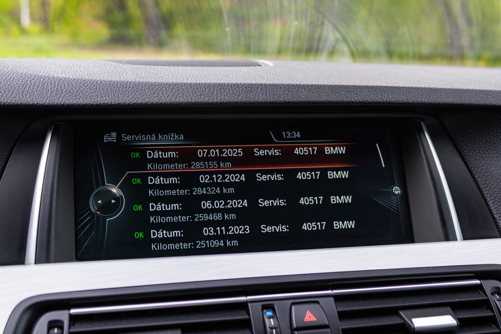 2013 BMW 530d, bílá sedan, 300 588 km