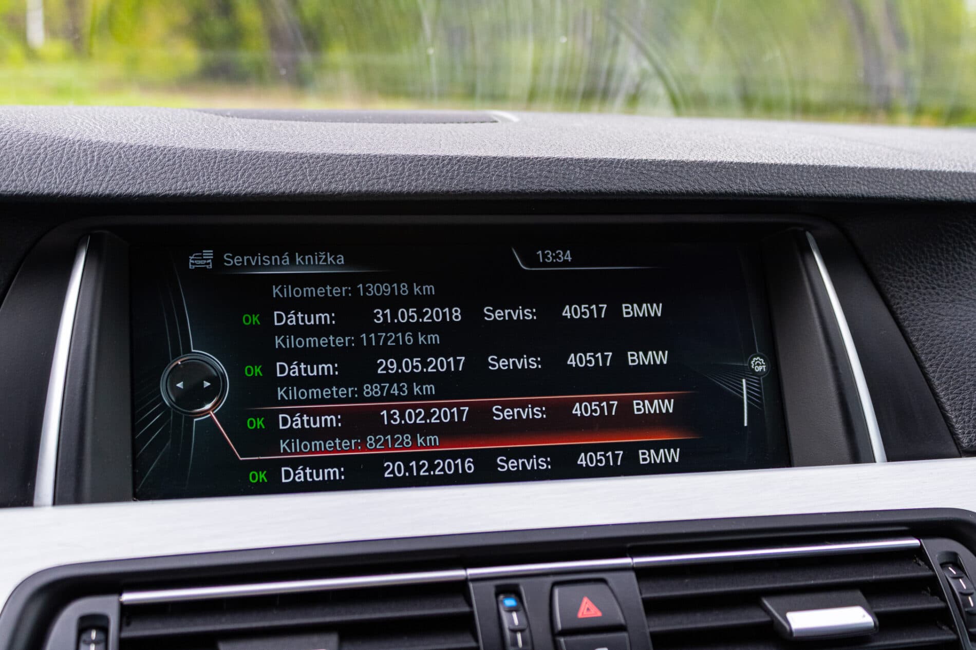 2013 BMW 530d, bílá sedan, 300 588 km