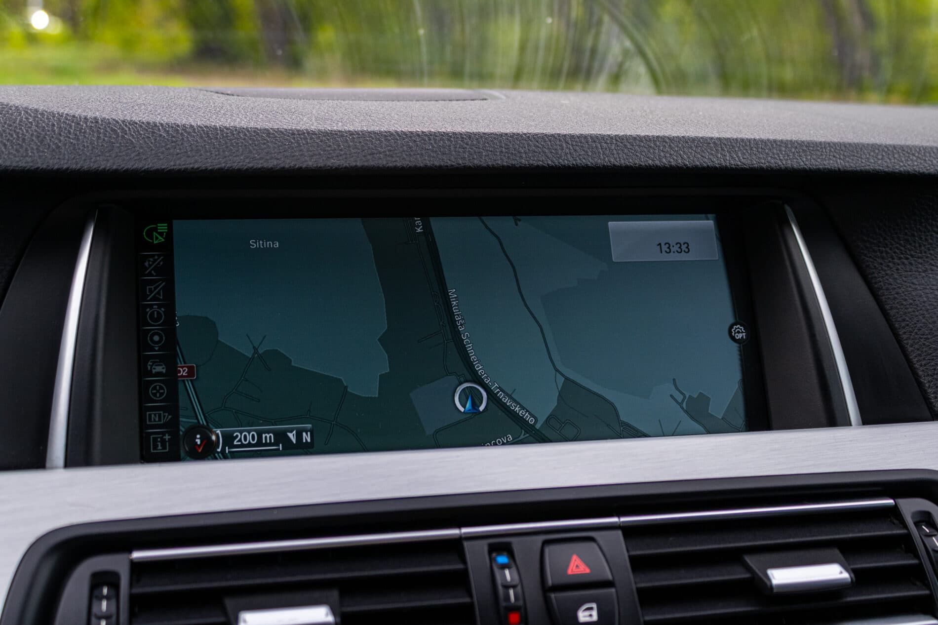 2013 BMW 530d, bílá sedan, 300 588 km