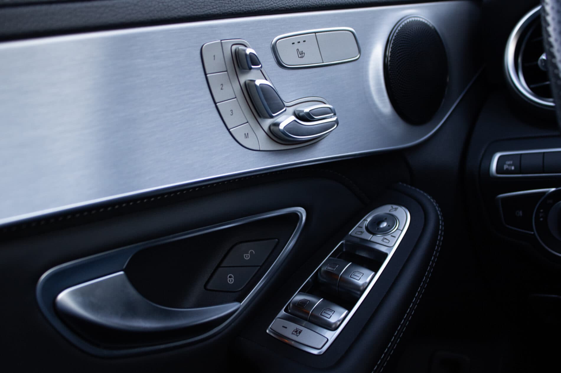 2019 Mercedes-Benz C 63 AMG, modrá kombi, 96 334 km