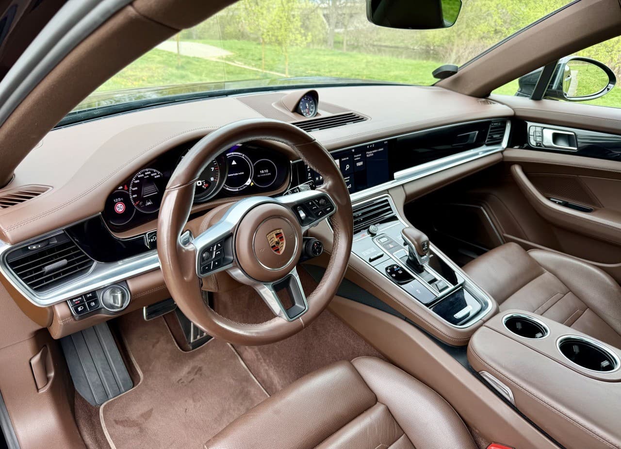 2018 Porsche Panamera 4S Sport Turismo, černá kombi, 106 000 km