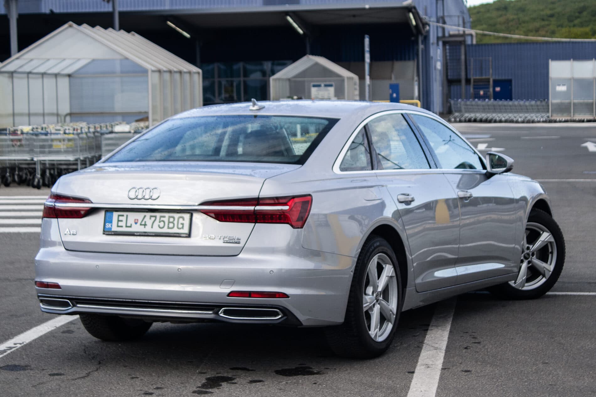 2023 AUDI A6, šedá sedan, 49 750 km