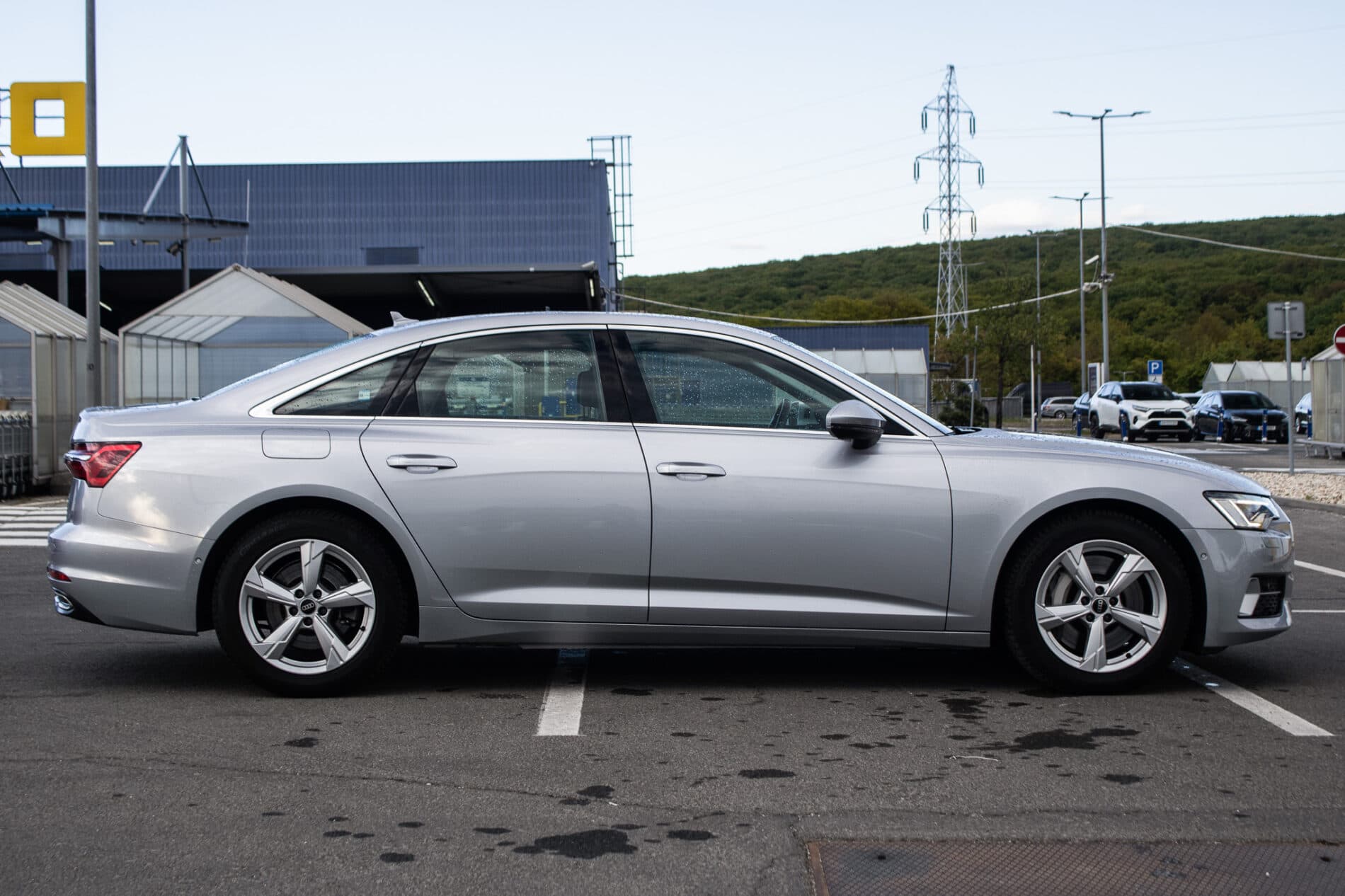 2023 AUDI A6, šedá sedan, 49 750 km