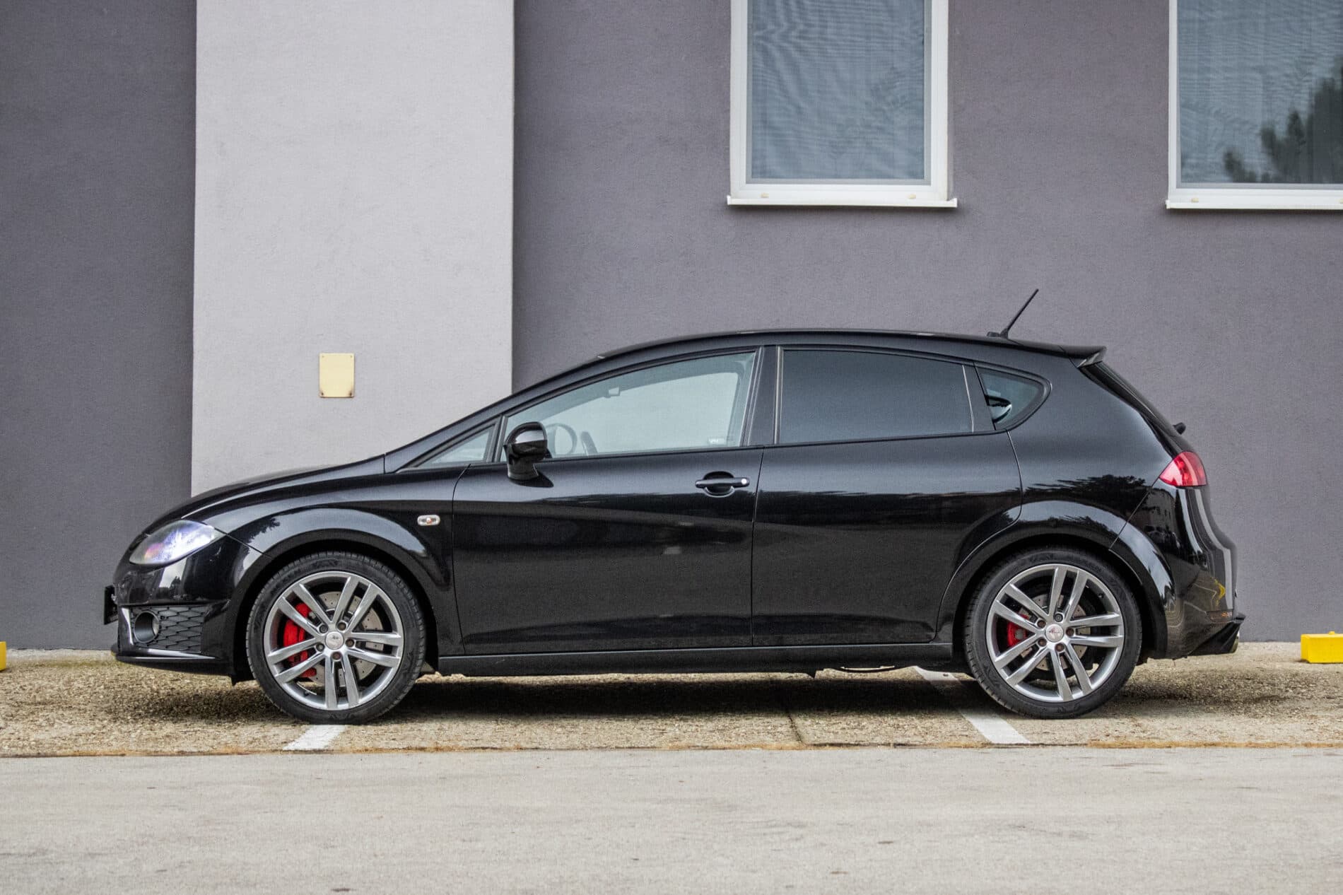 2009 Seat Leon Cupra R, černá hatchback, 319 291 km