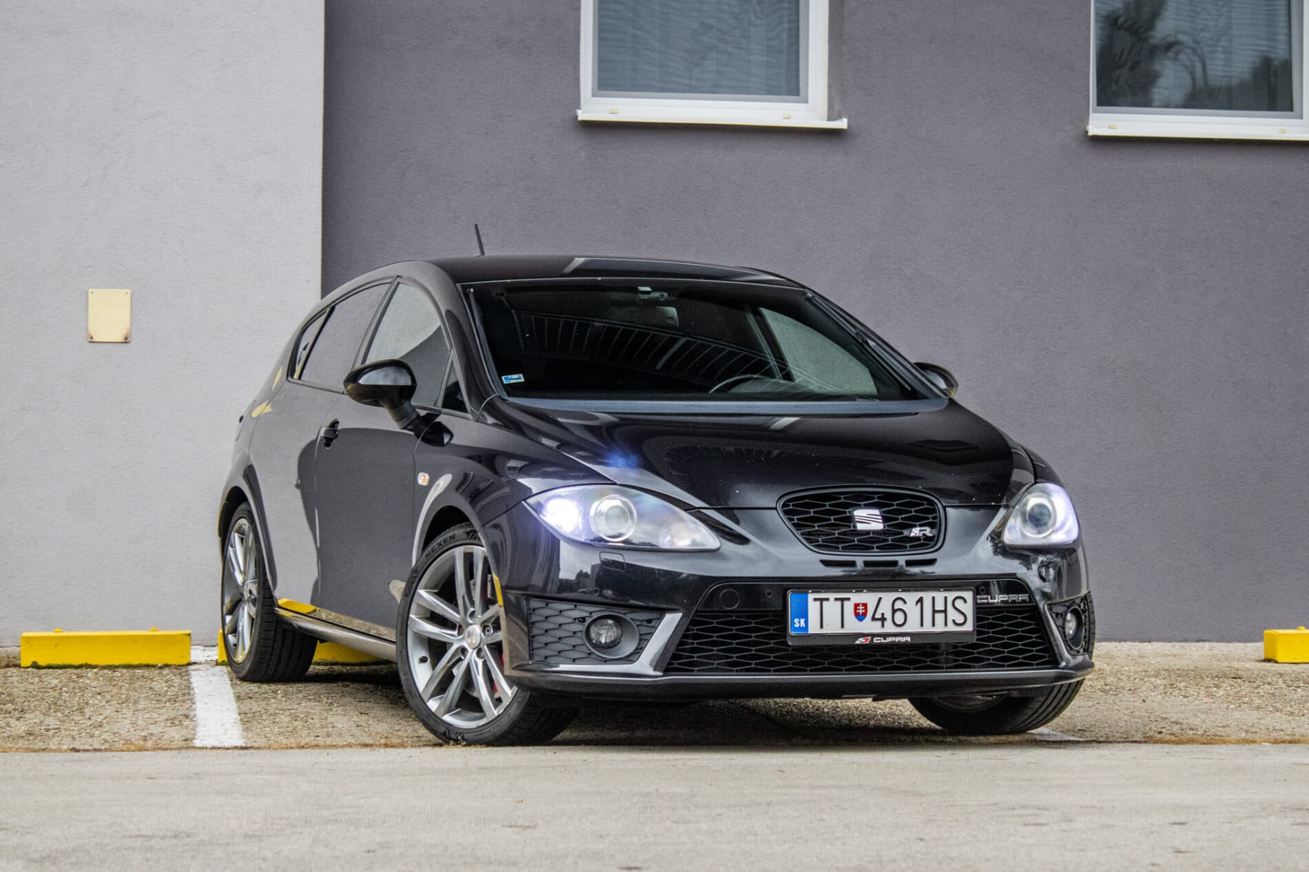2009 Seat Leon Cupra R, černá hatchback, 319 291 km