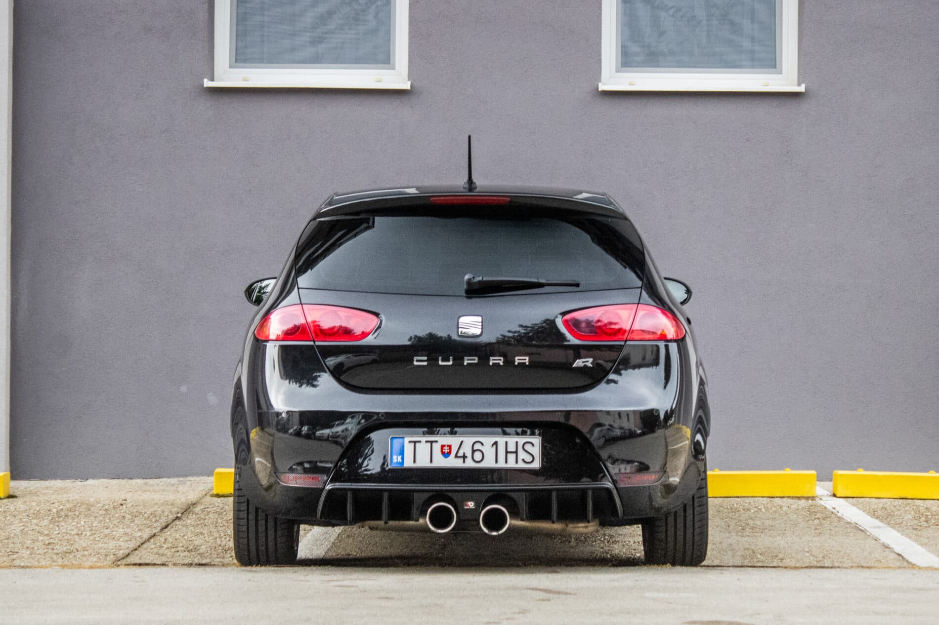 2009 Seat Leon Cupra R, černá hatchback, 319 291 km