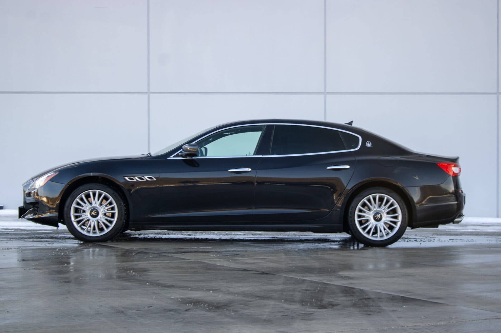 2014 Maserati Quattroporte, černá sedan, 120 000 km