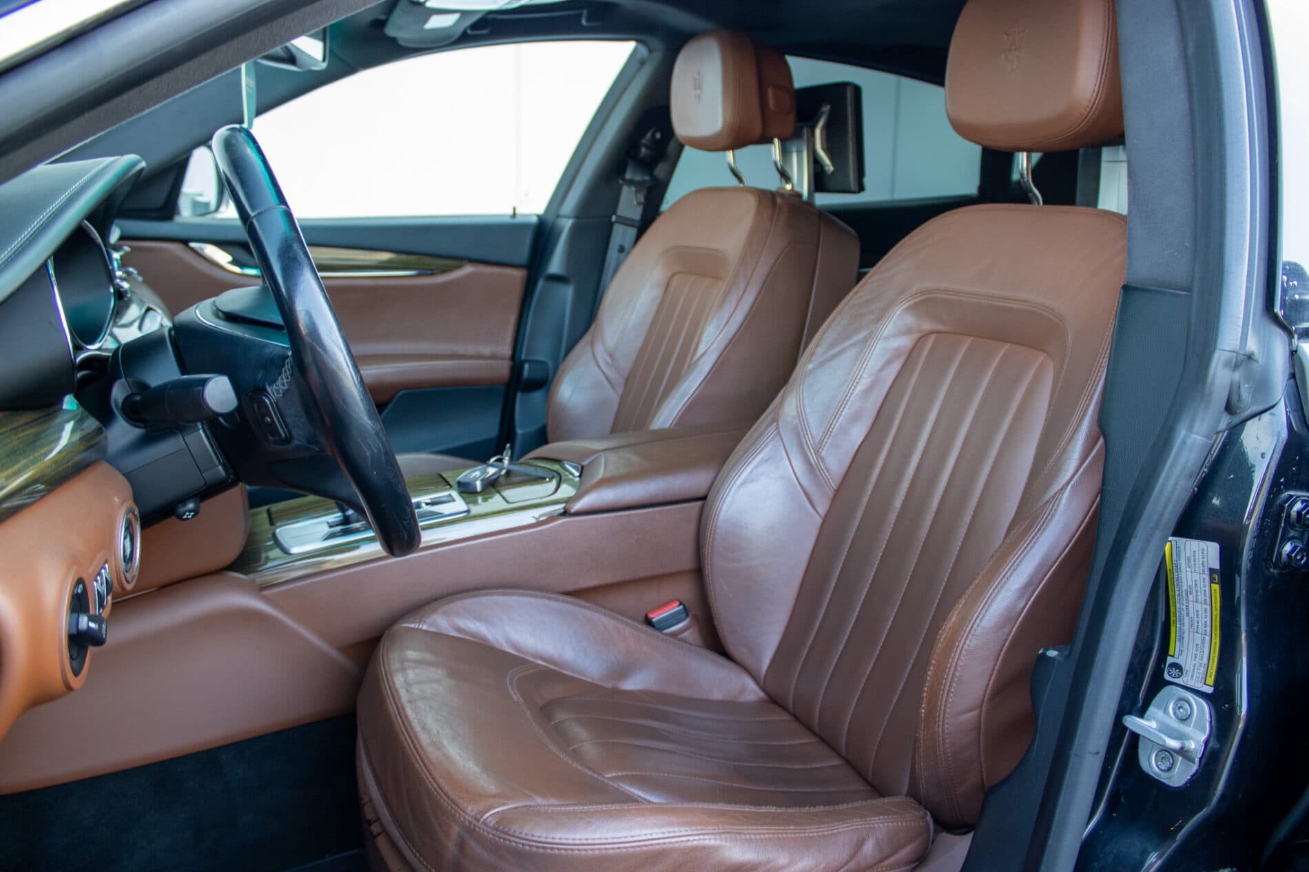 2014 Maserati Quattroporte, černá sedan, 120 000 km