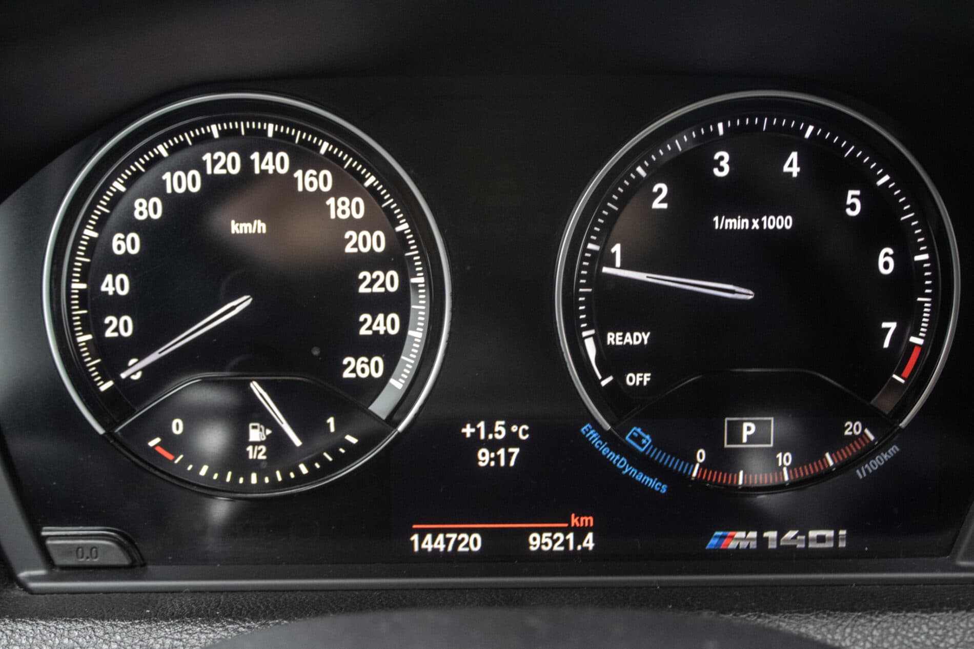2018 BMW M140i, šedá hatchback, 144 720 km