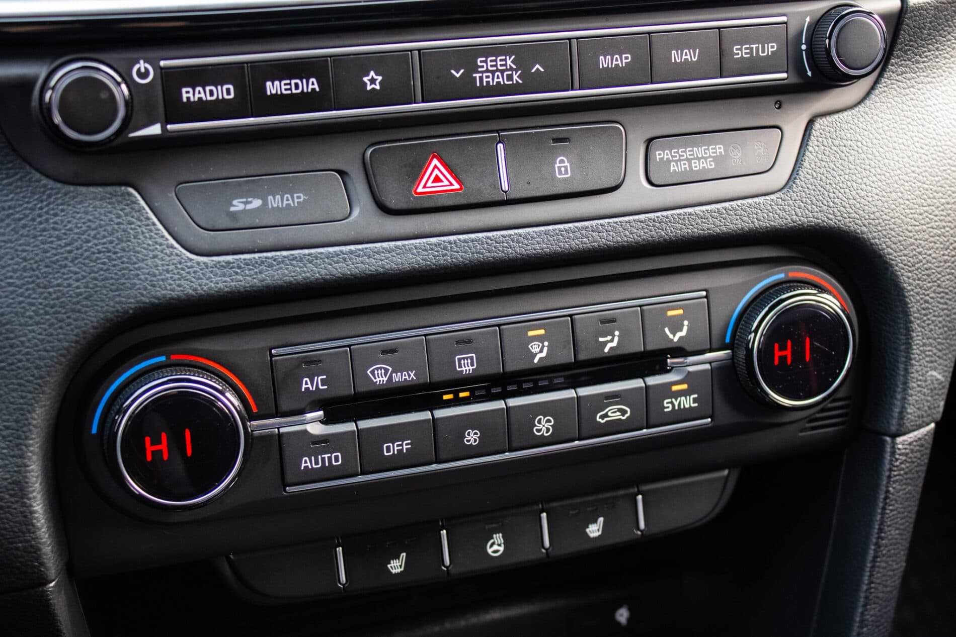 2019 Kia ProCeed GT, bílá hatchback, 115 981 km