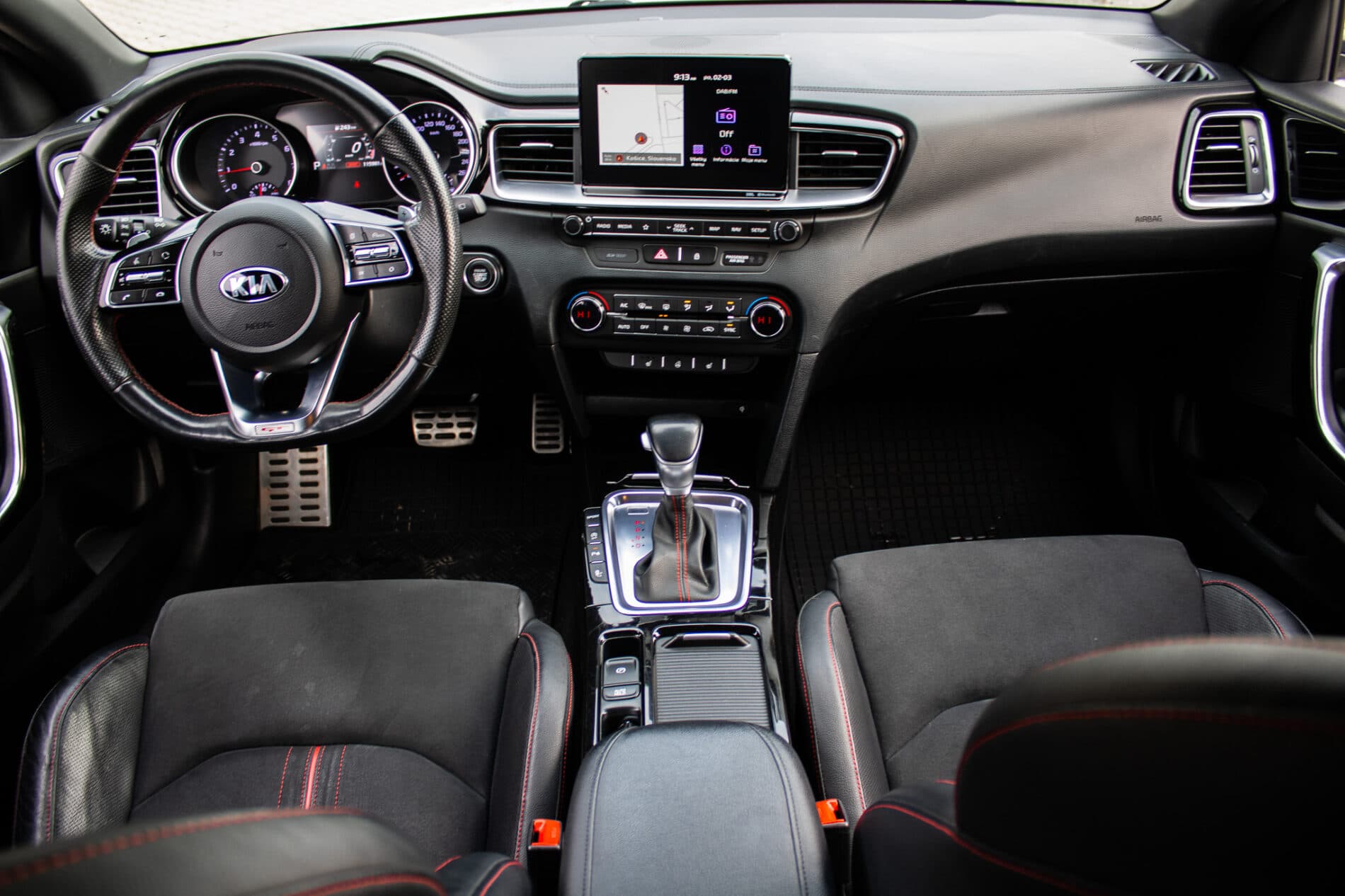 2019 Kia ProCeed GT, bílá hatchback, 115 981 km