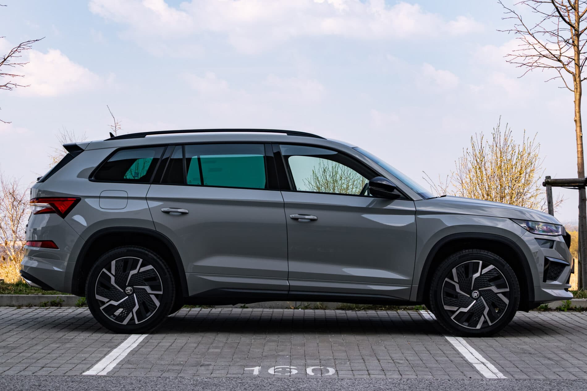 2023 Skoda Kodiaq RS, šedá suv, 35 947 km
