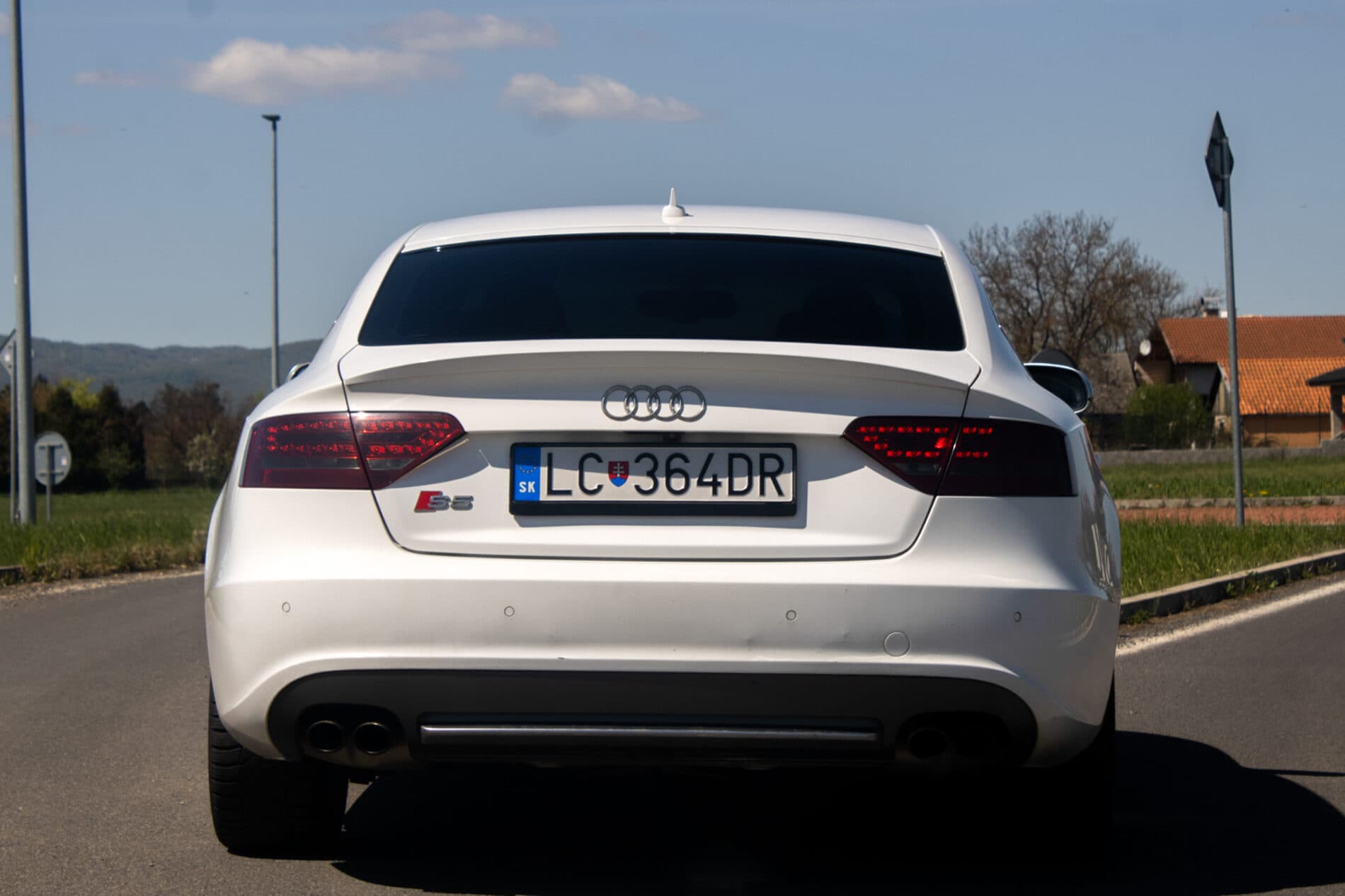2010 AUDI S5, bílá kupé, 266 052 km