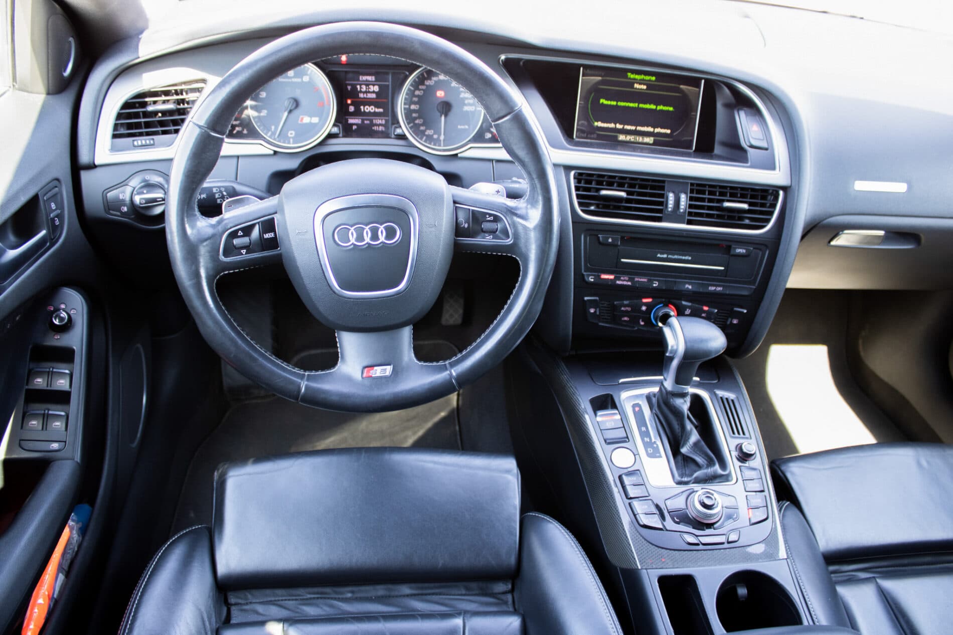 2010 AUDI S5, bílá kupé, 266 052 km