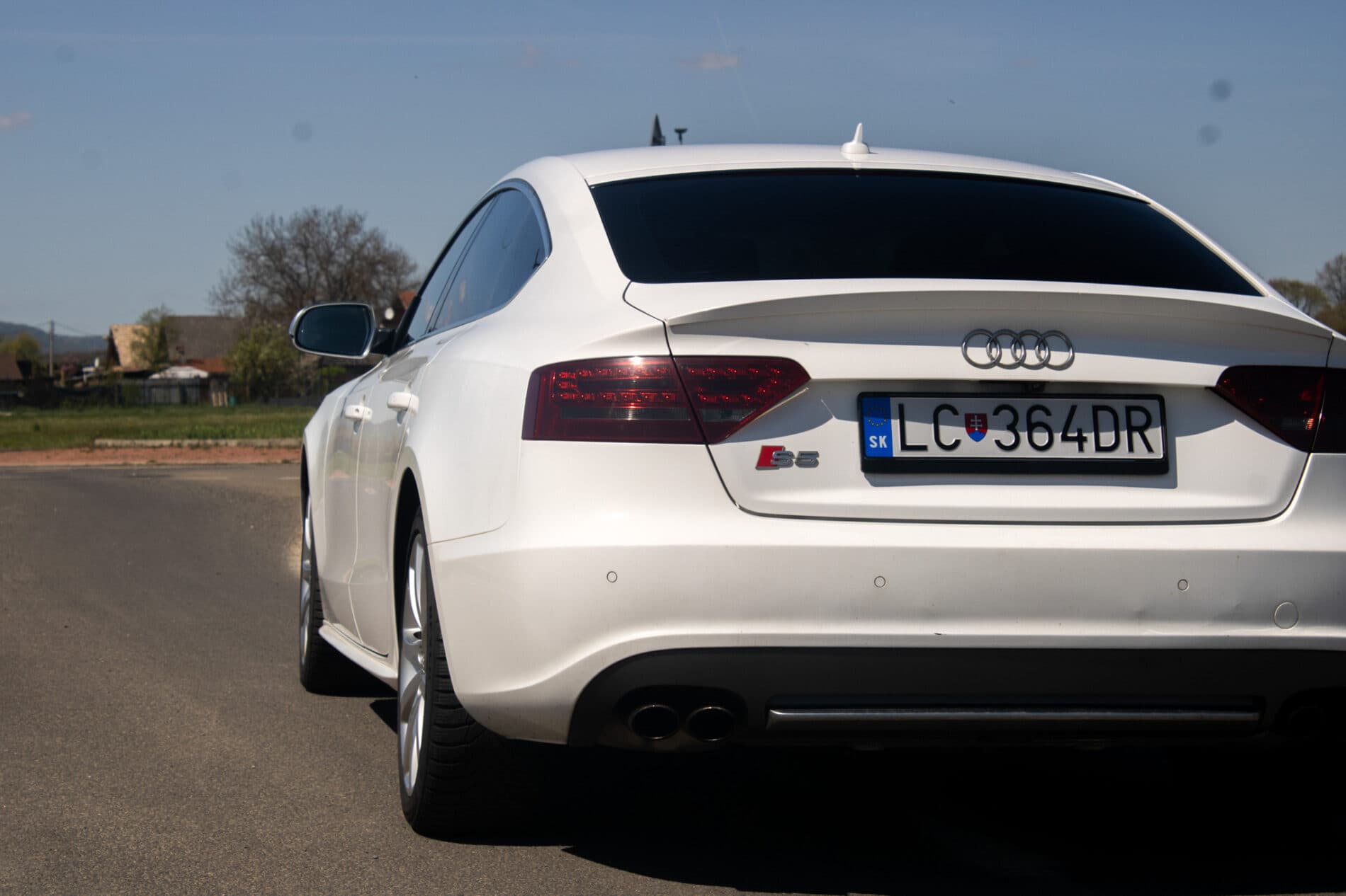 2010 AUDI S5, bílá kupé, 266 052 km