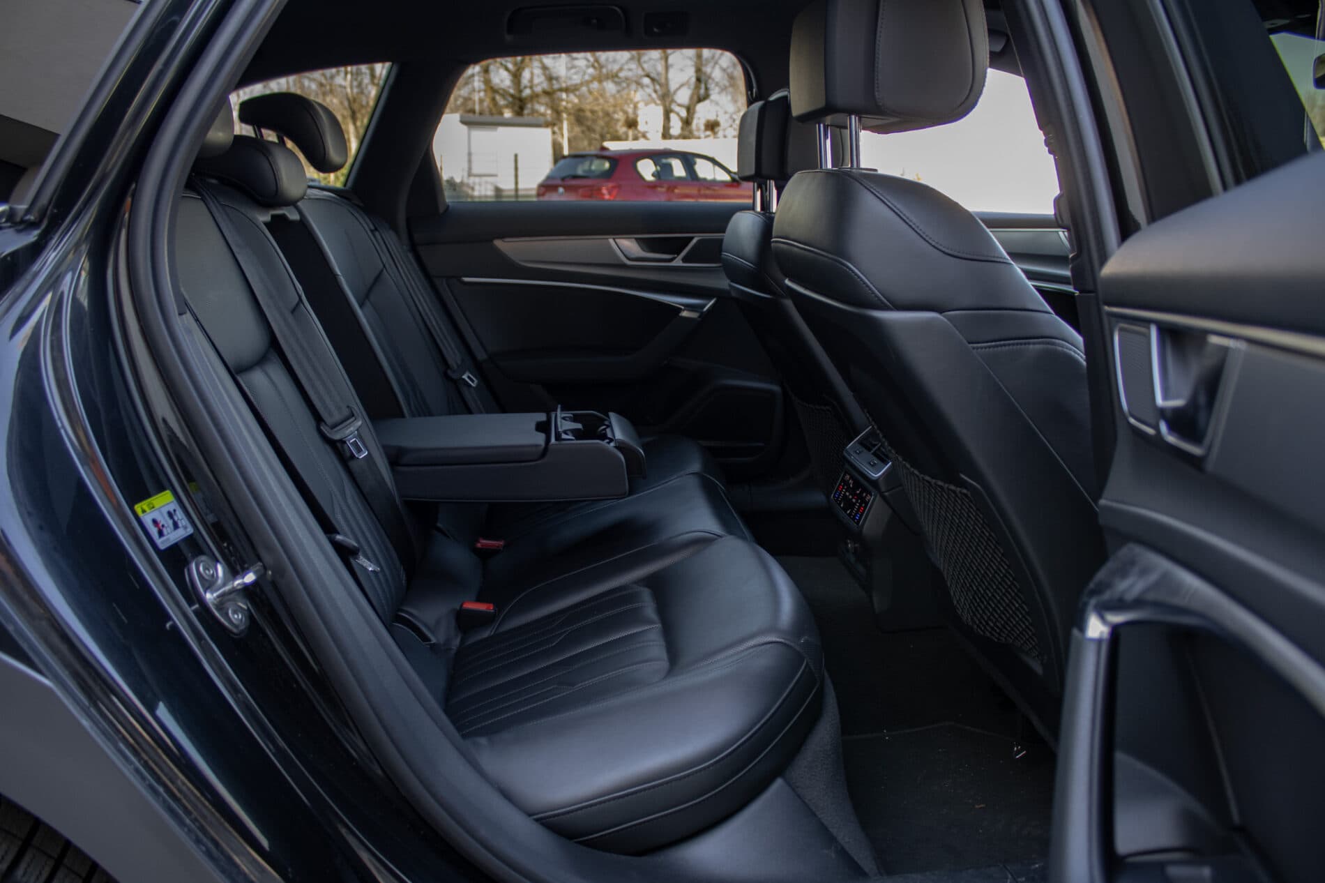 2020 AUDI A6, černá kombi, 135 286 km