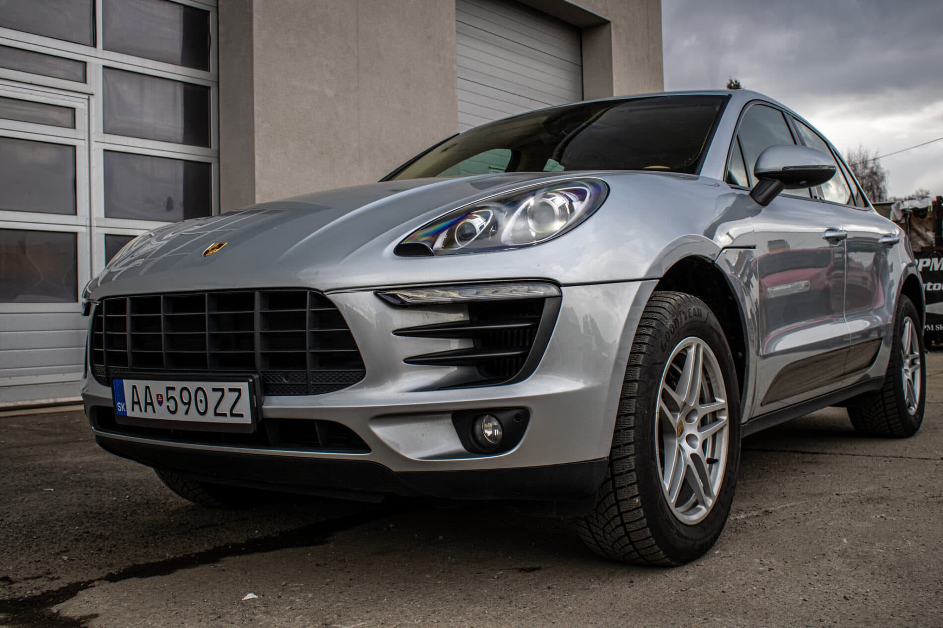2014 Porsche Macan S, stříbrná suv, 125 433 km