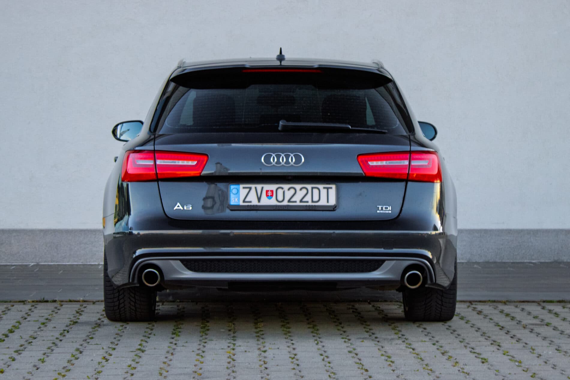 2013 AUDI A6, šedá kombi, 292 886 km