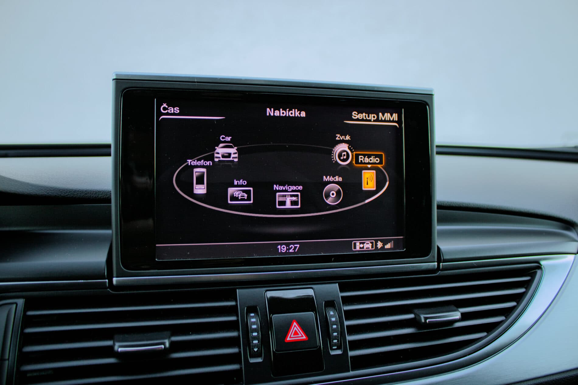 2013 AUDI A6, šedá kombi, 292 886 km