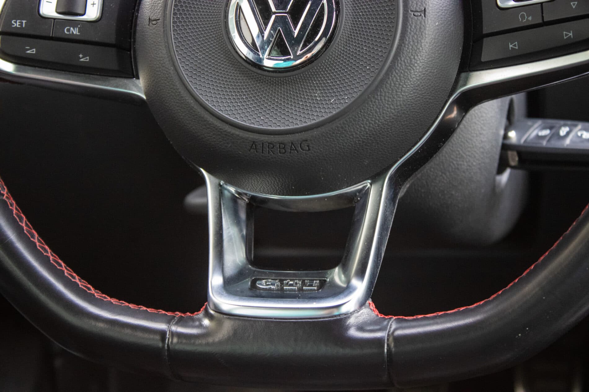 2016 Volkswagen Polo GTI, černá hatchback, 49 625 km