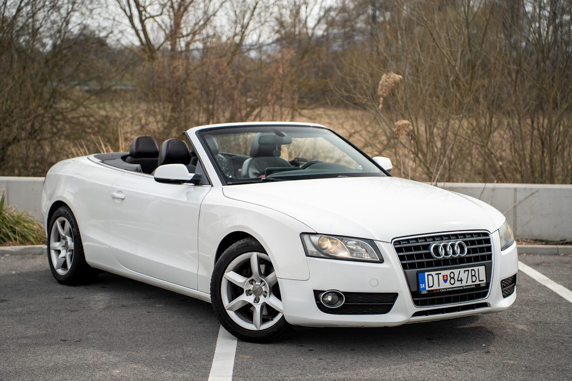 2010 AUDI A5, bílá kabriolet, 357 143 km