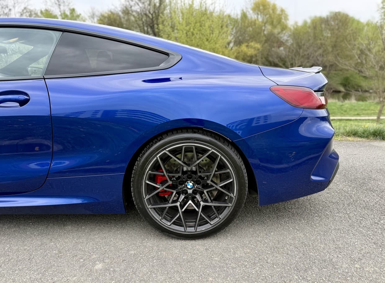 2020 BMW M8 Competition, modrá kupé, 107 000 km