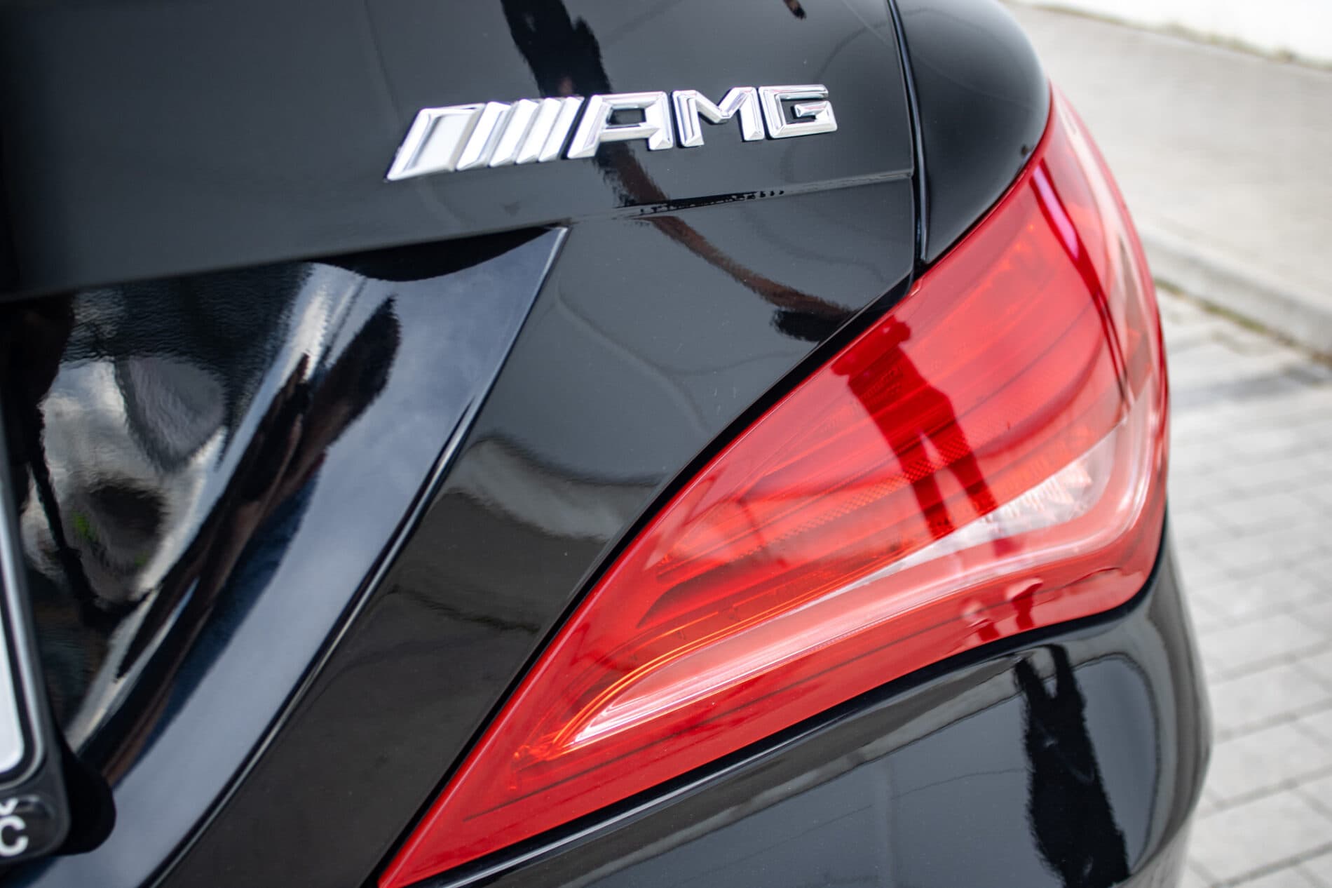 2014 Mercedes-Benz CLA 45 AMG, černá kupé, 135 120 km