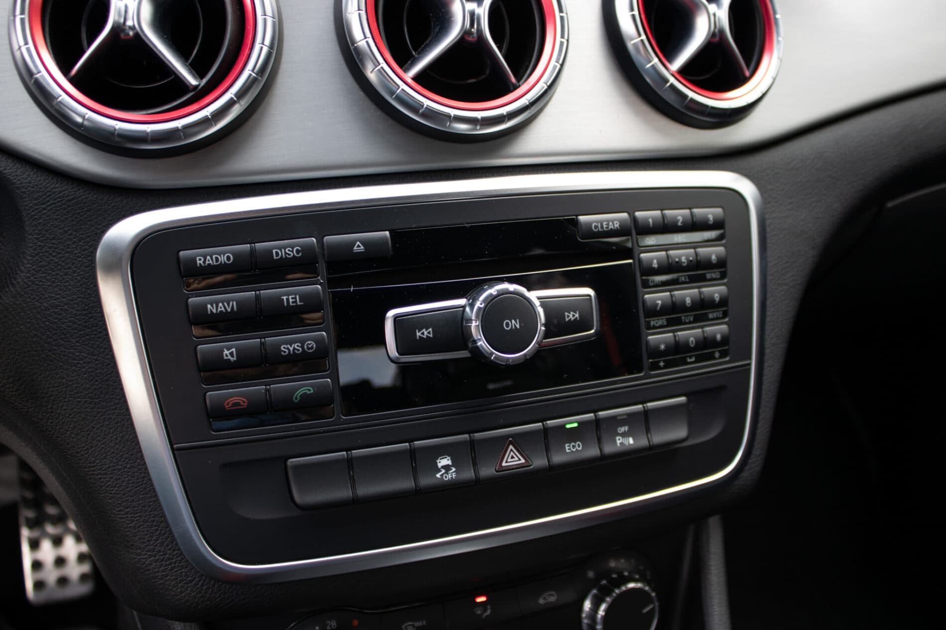 2014 Mercedes-Benz CLA 45 AMG, černá kupé, 135 120 km