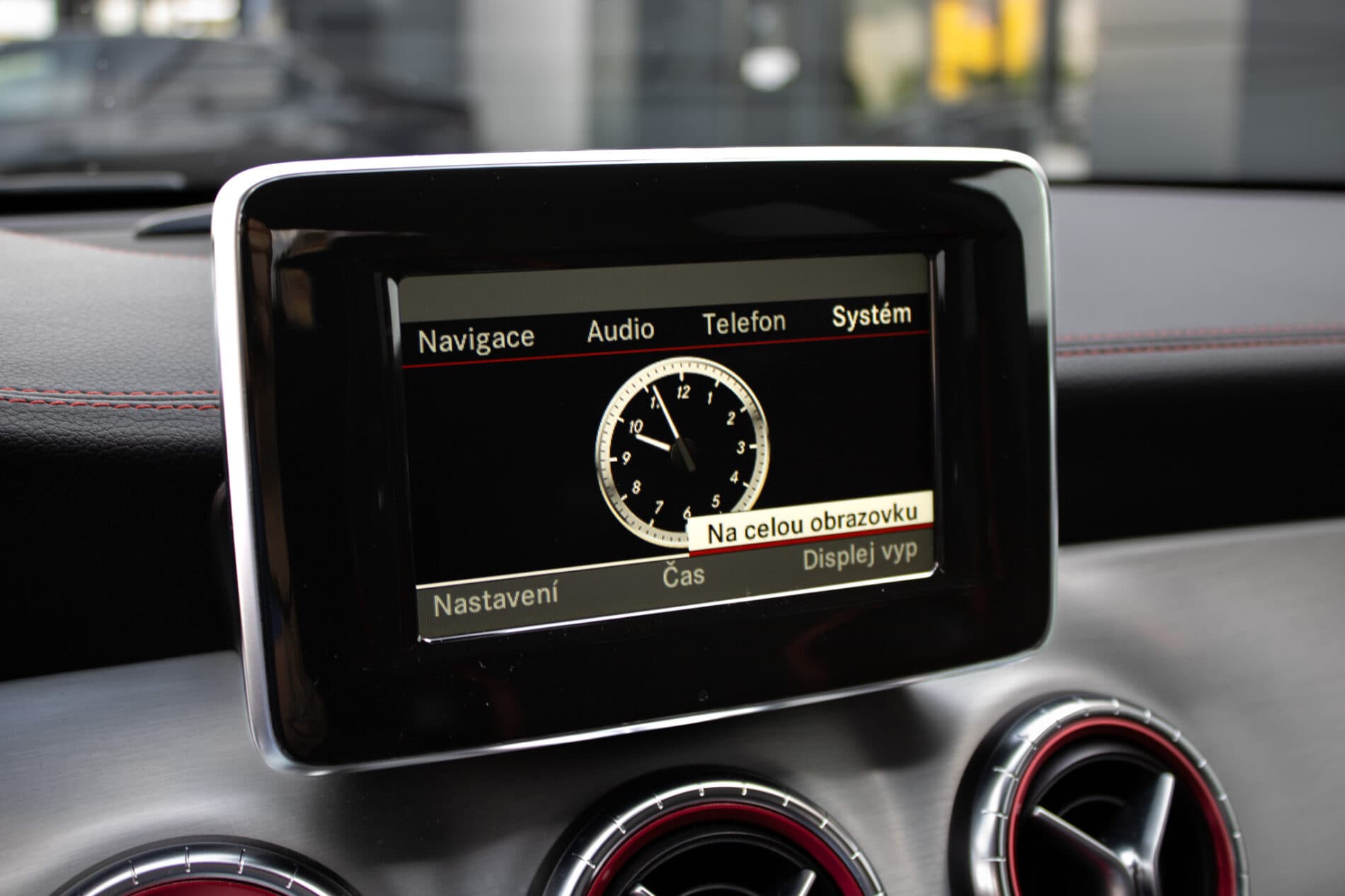 2014 Mercedes-Benz CLA 45 AMG, černá kupé, 135 120 km