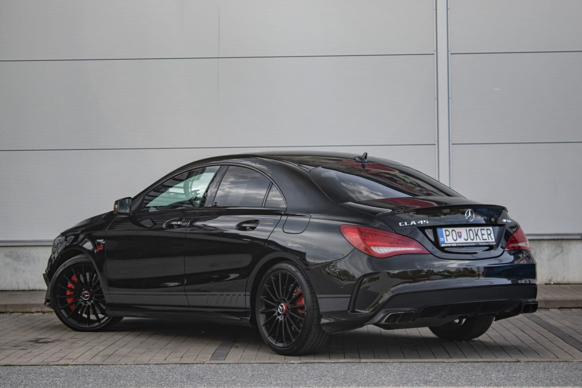 2014 Mercedes-Benz CLA 45 AMG, černá kupé, 135 120 km