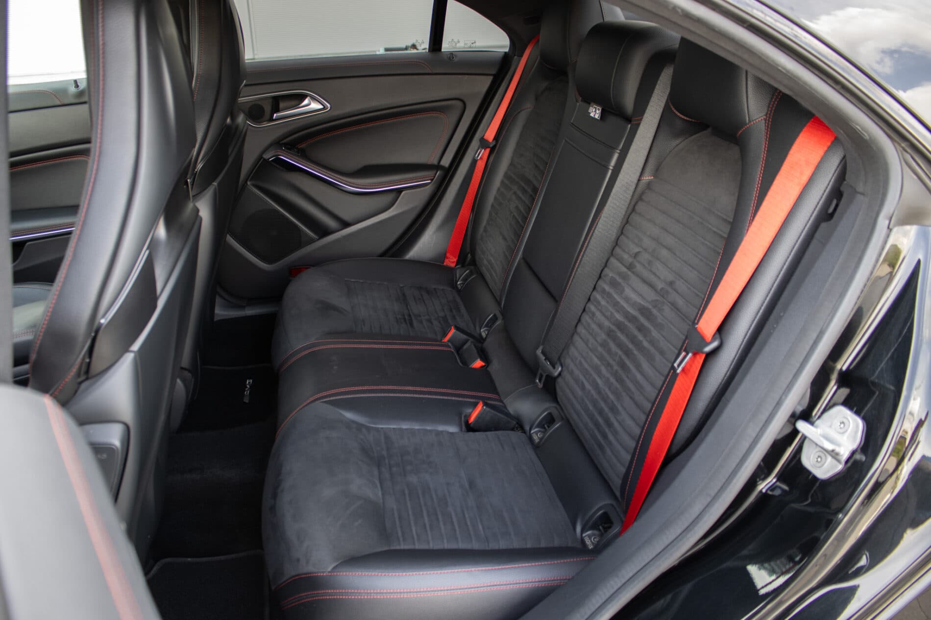 2014 Mercedes-Benz CLA 45 AMG, černá kupé, 135 120 km