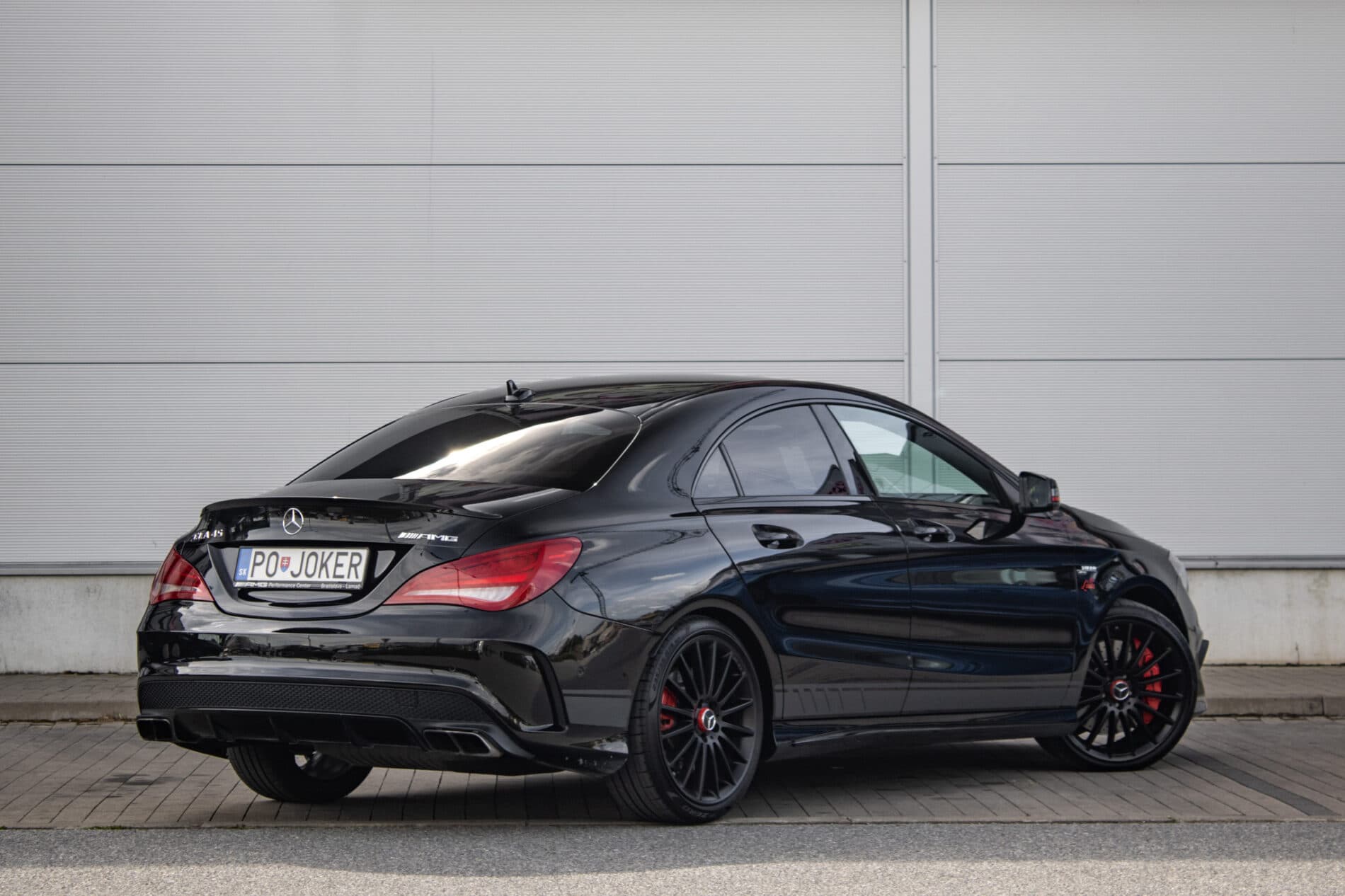 2014 Mercedes-Benz CLA 45 AMG, černá kupé, 135 120 km