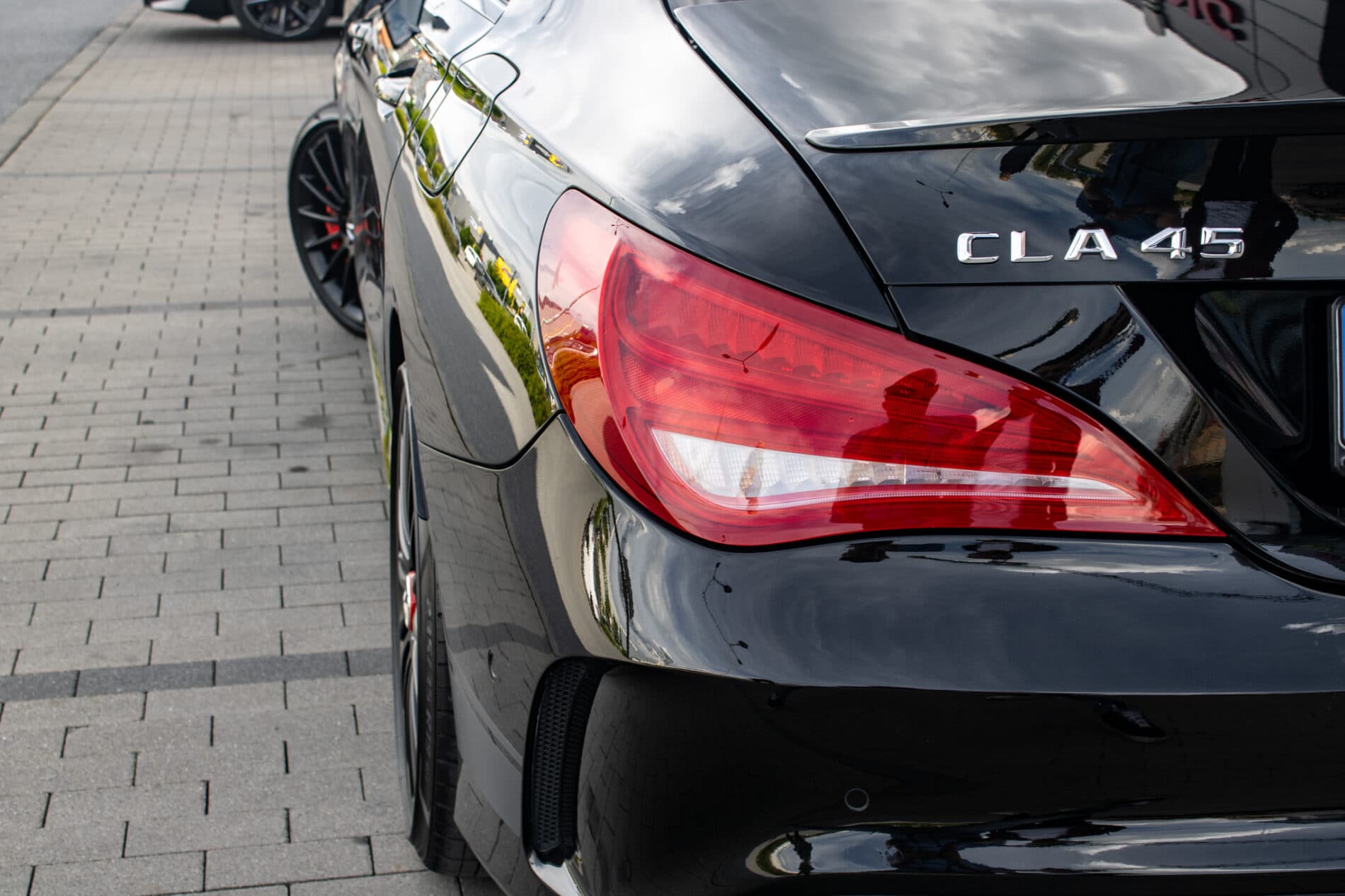 2014 Mercedes-Benz CLA 45 AMG, černá kupé, 135 120 km