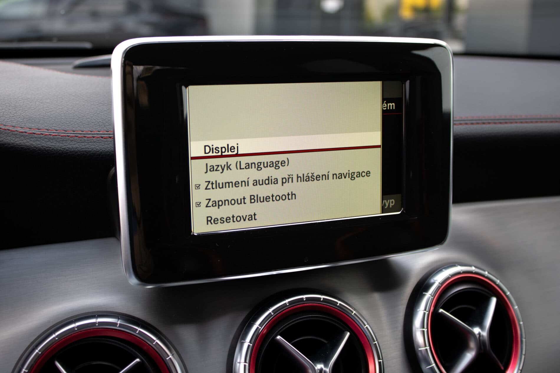 2014 Mercedes-Benz CLA 45 AMG, černá kupé, 135 120 km