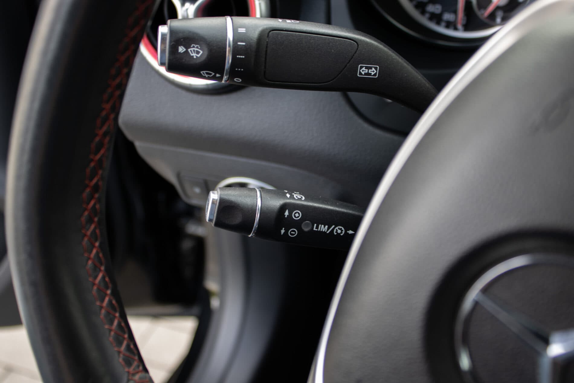 2014 Mercedes-Benz CLA 45 AMG, černá kupé, 135 120 km