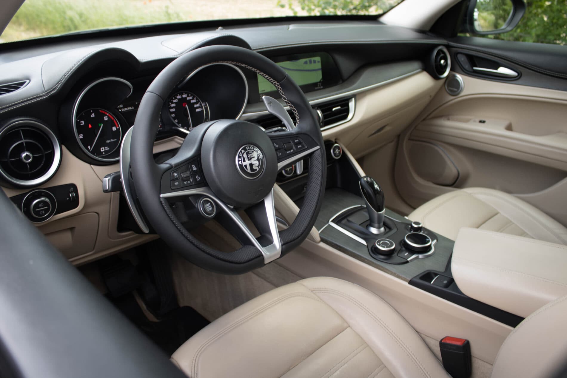 2018 Alfa Romeo Stelvio, černá suv, 239 300 km
