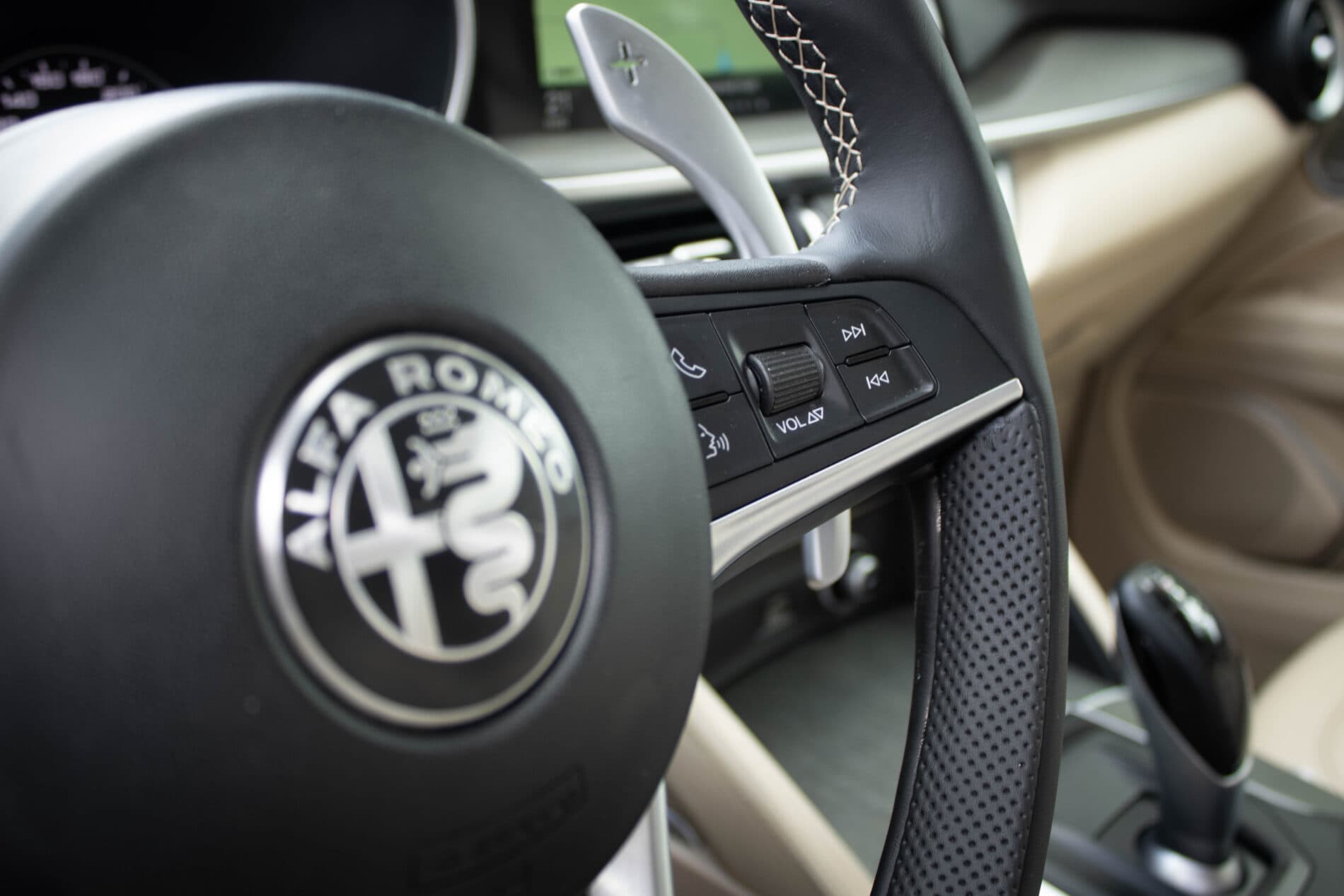 2018 Alfa Romeo Stelvio, černá suv, 239 300 km