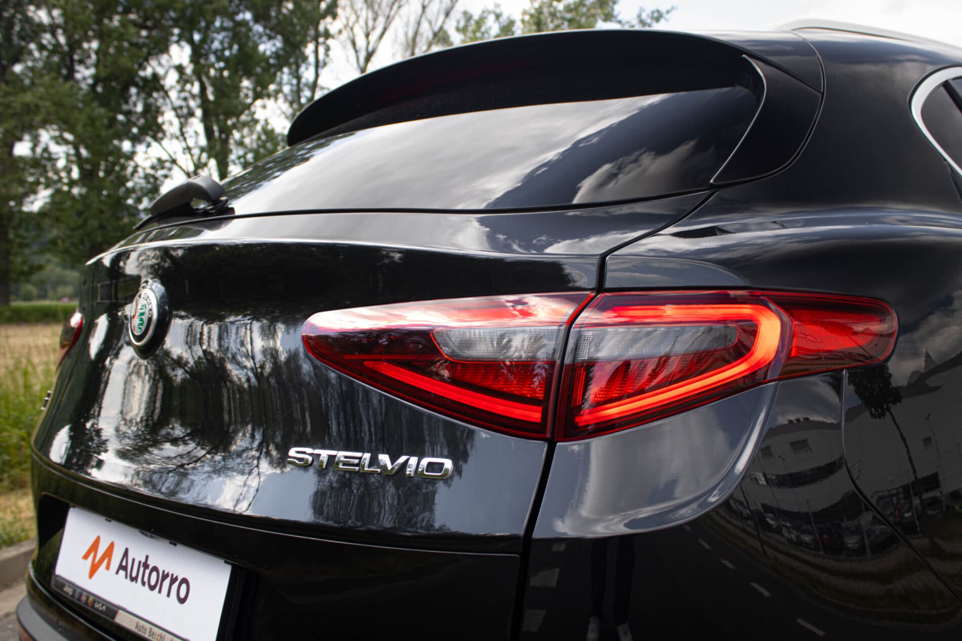 2018 Alfa Romeo Stelvio, černá suv, 239 300 km