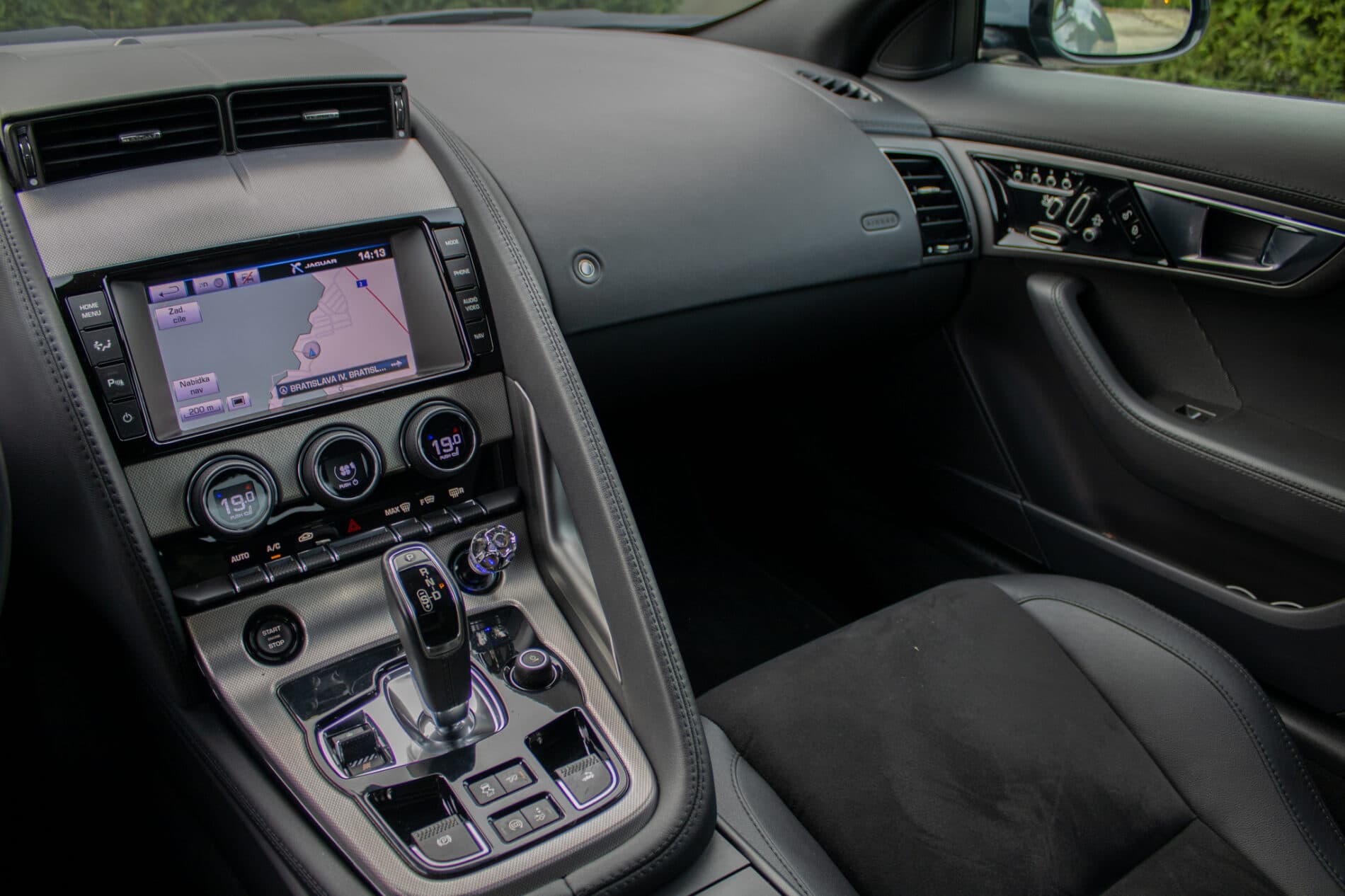 2014 Jaguar F-Type S, šedá kabriolet, 7 398 km
