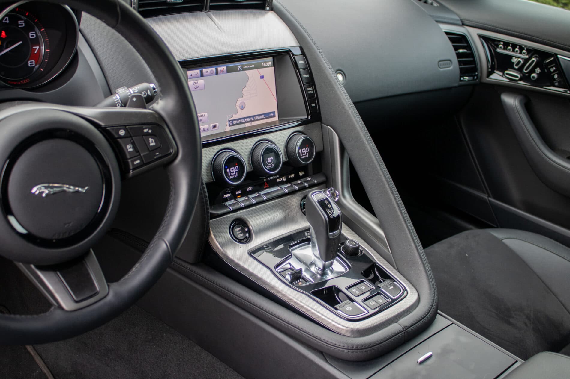 2014 Jaguar F-Type S, šedá kabriolet, 7 398 km