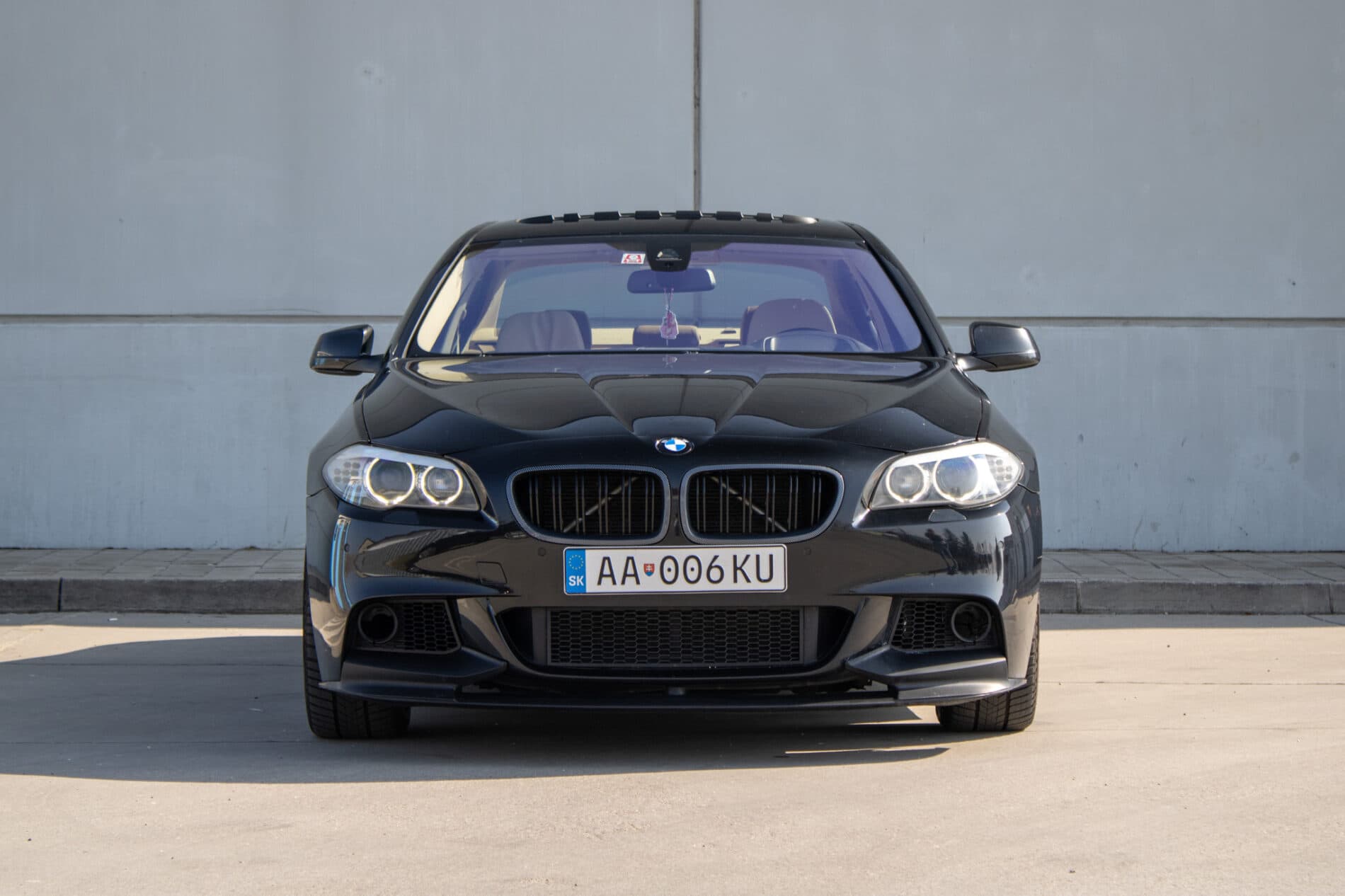 2013 BMW 530d, černá sedan, 303 000 km