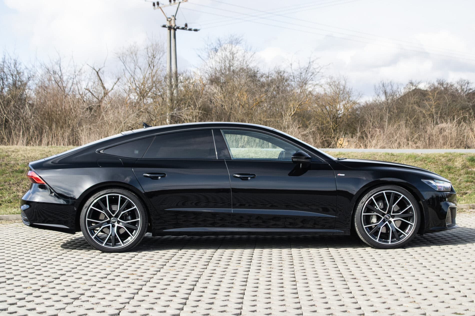 2022 AUDI A7, černá, 99 845 km