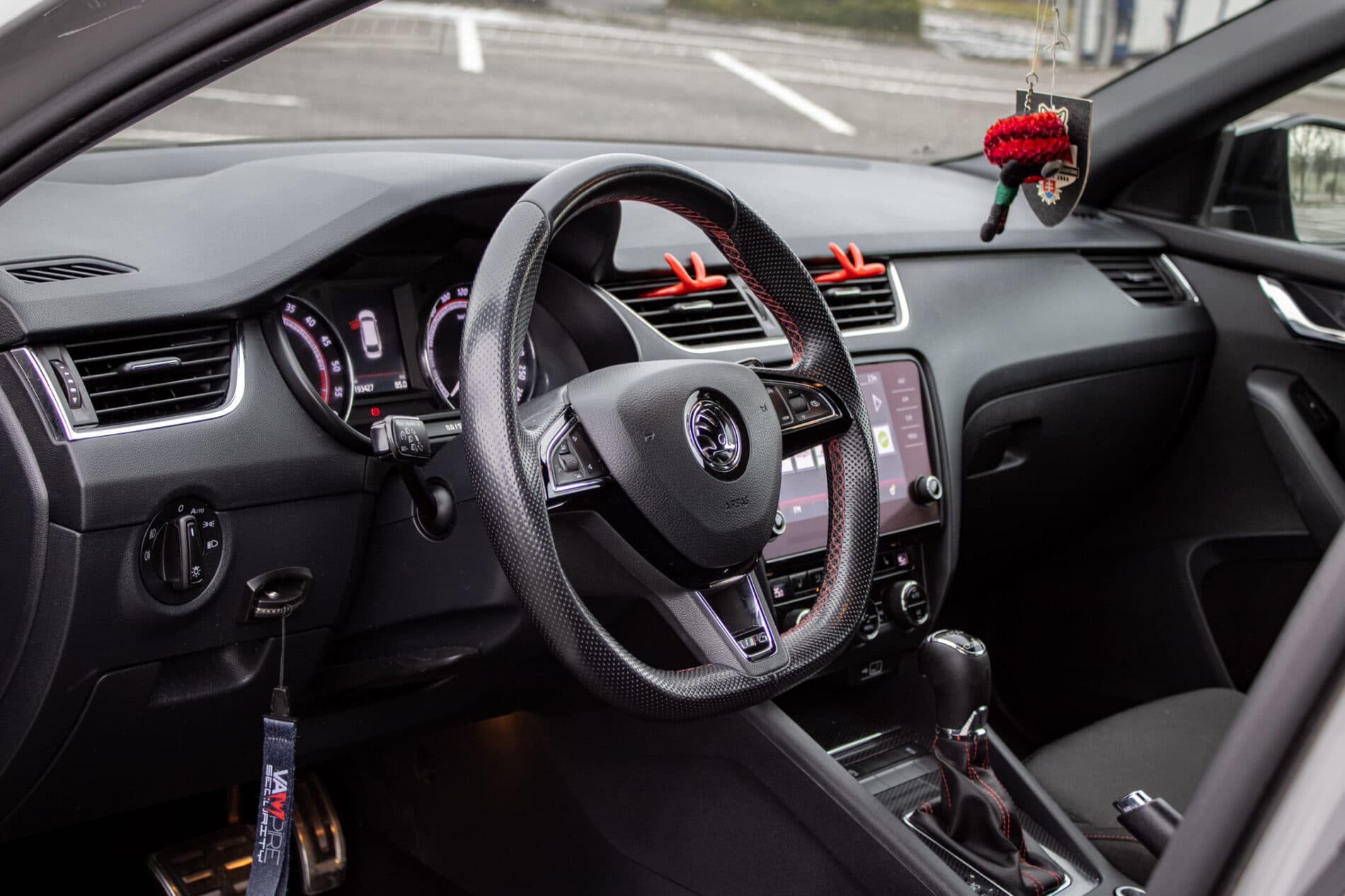 2019 Skoda Octavia RS, šedá kombi, 193 427 km