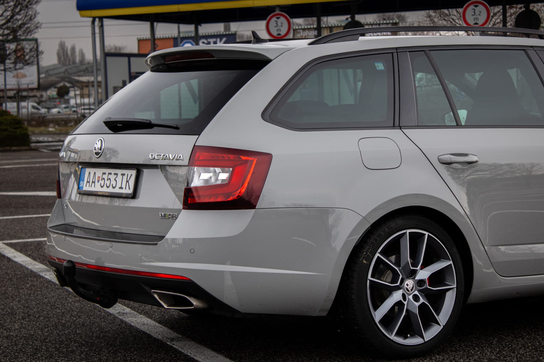 2019 Skoda Octavia RS, šedá kombi, 193 427 km