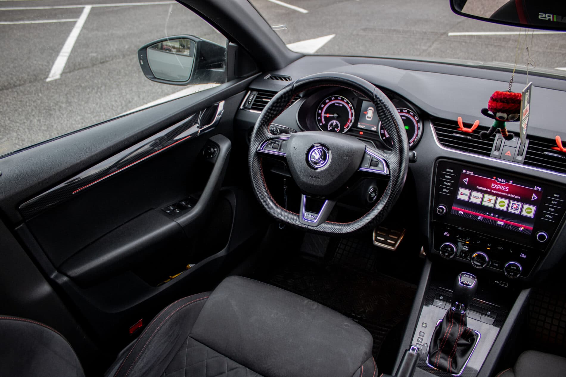 2019 Skoda Octavia RS, šedá kombi, 193 427 km
