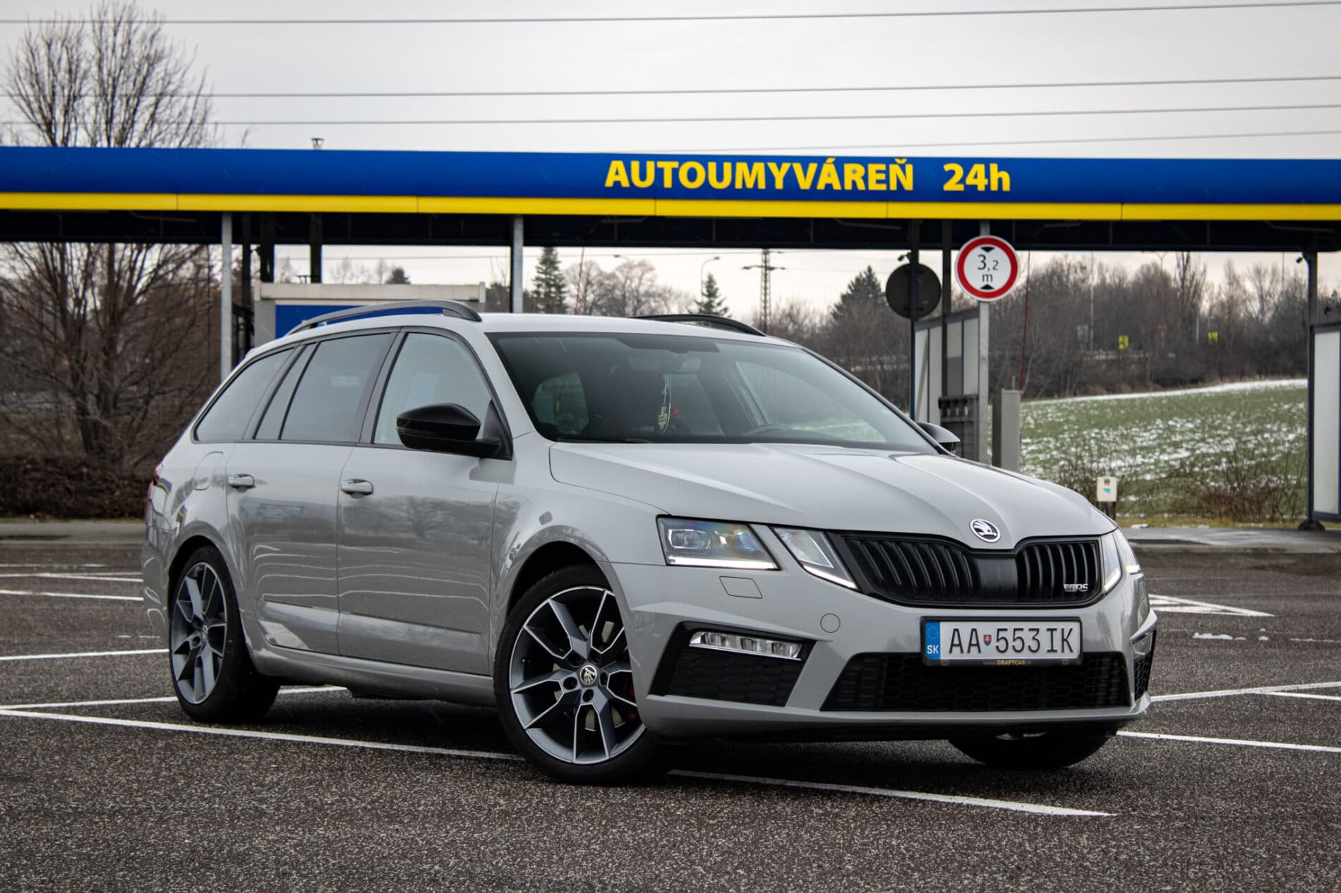 2019 Skoda Octavia RS, šedá kombi, 193 427 km